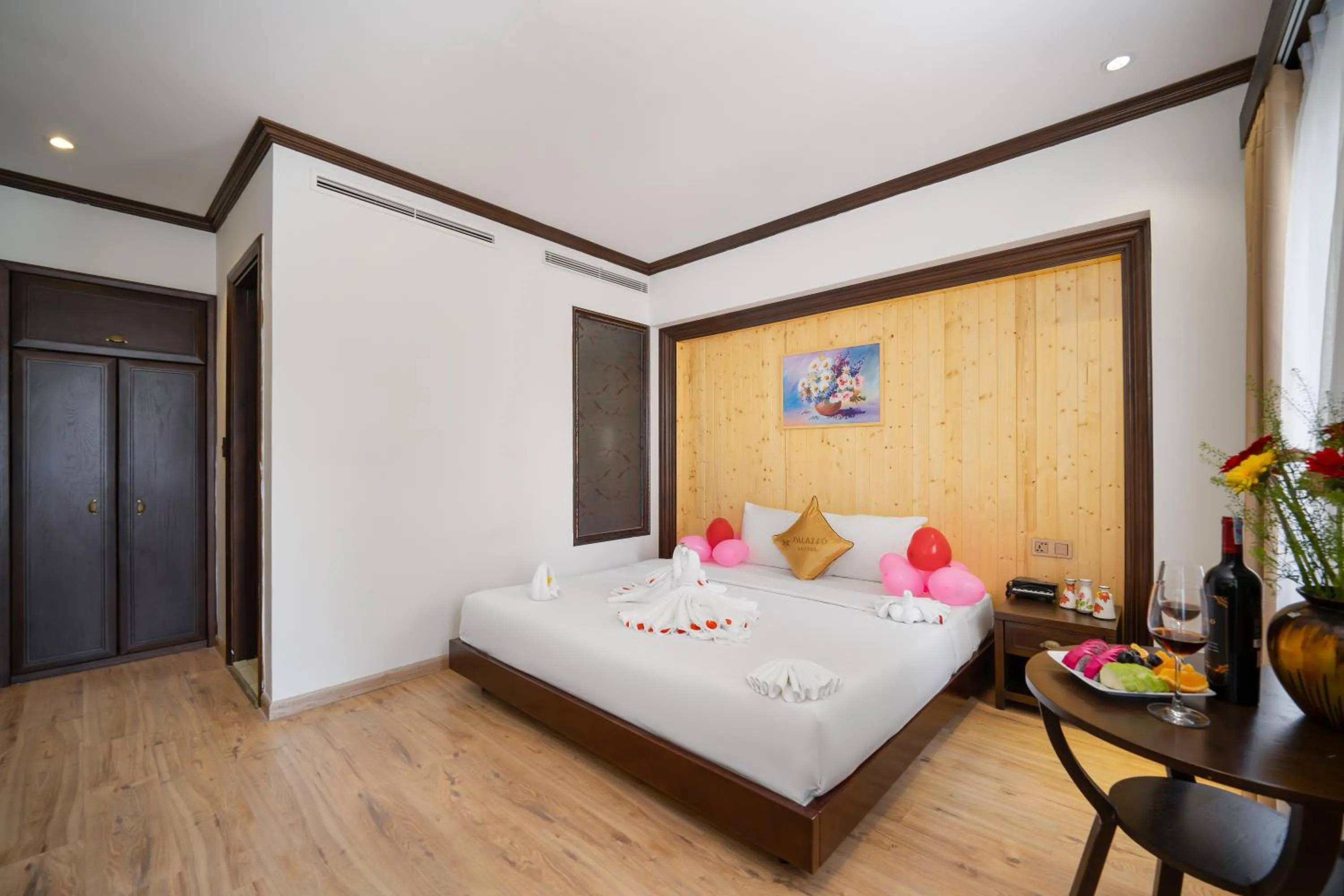 Bedroom, Bed in Palazzo Luxury Hotel & Bistro - Central My Khe Beach Walking Street