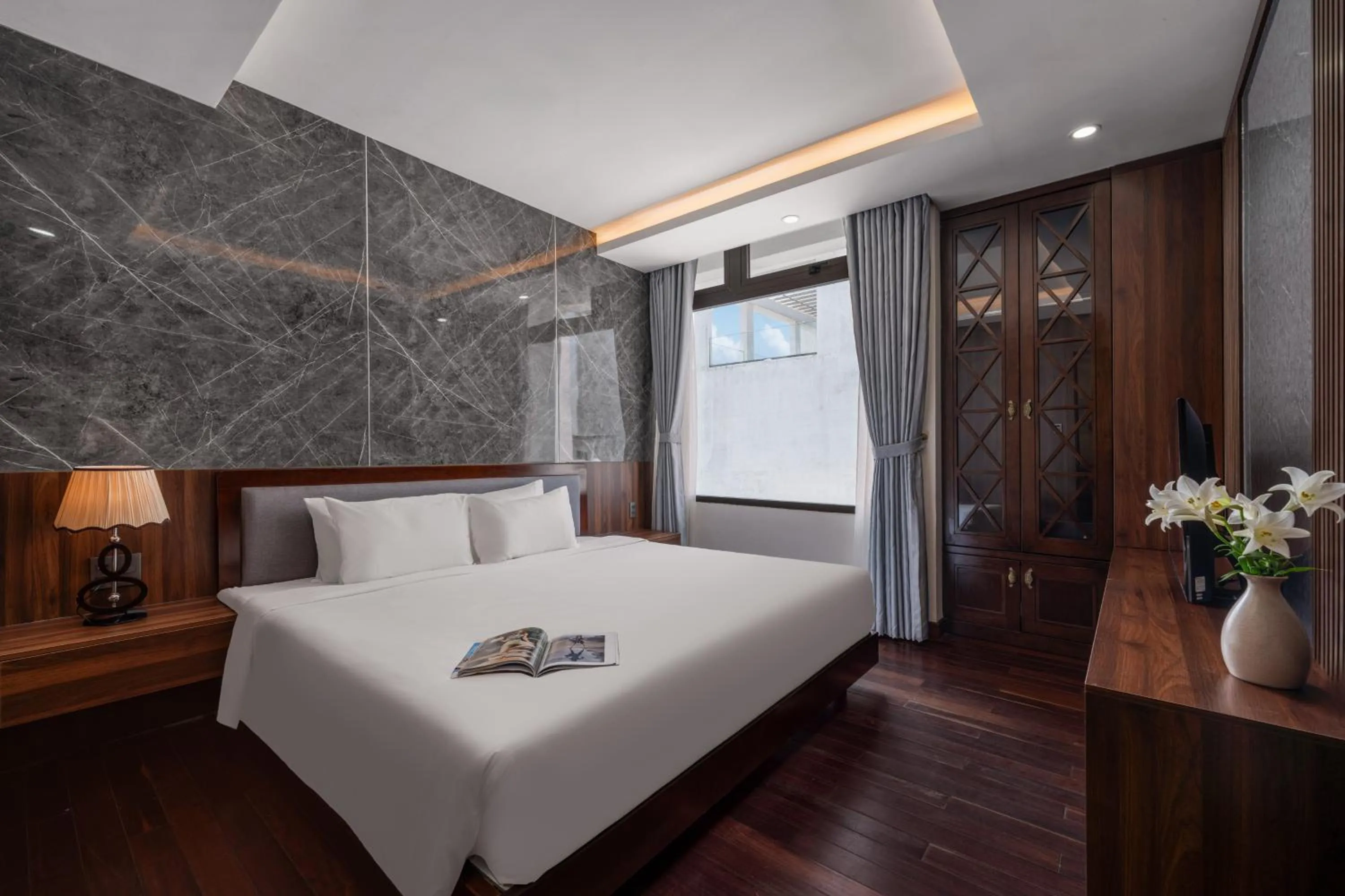 Bed in Palazzo Luxury Hotel & Bistro - Central My Khe Beach Walking Street