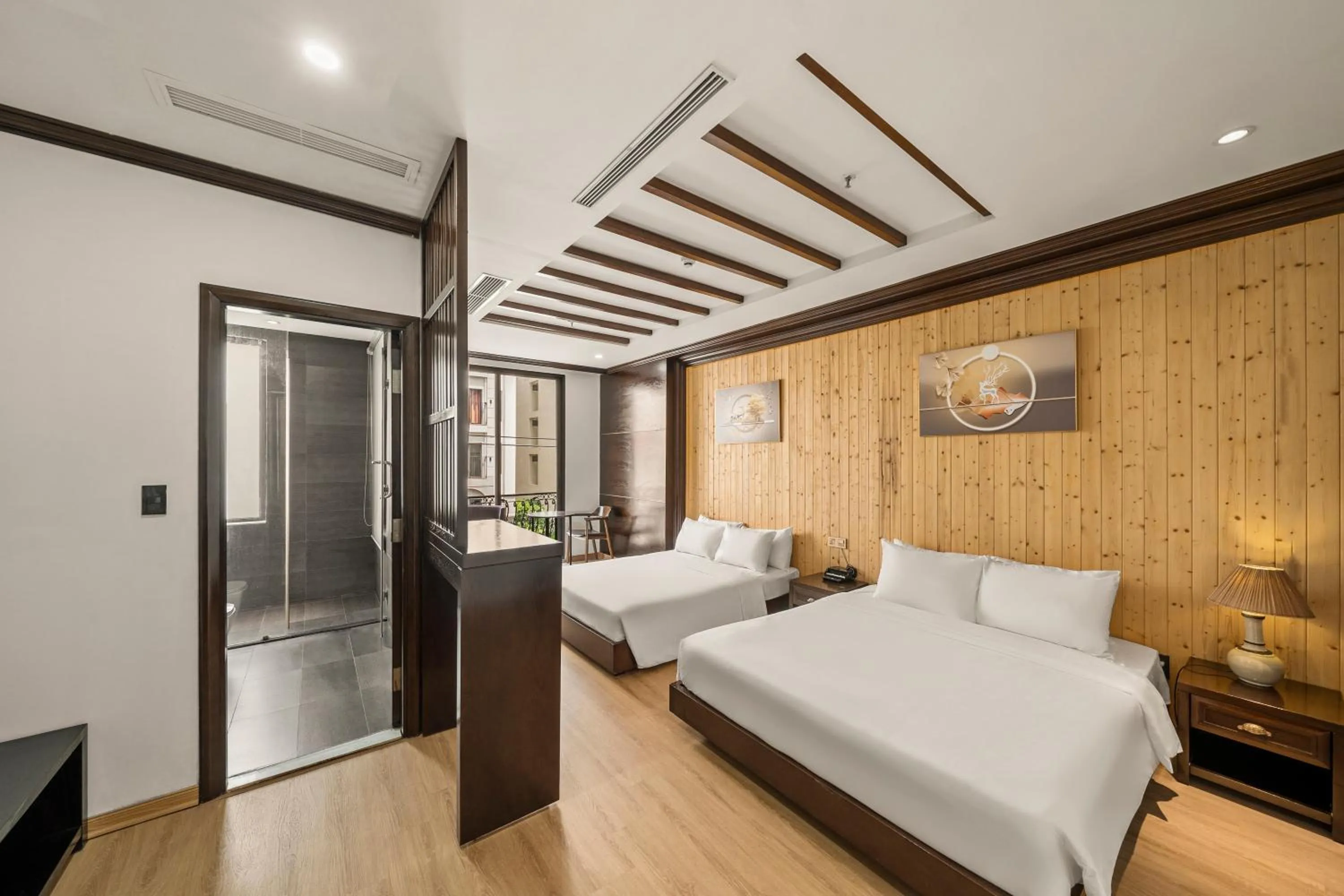 Bed in Palazzo Luxury Hotel & Bistro - Central My Khe Beach Walking Street