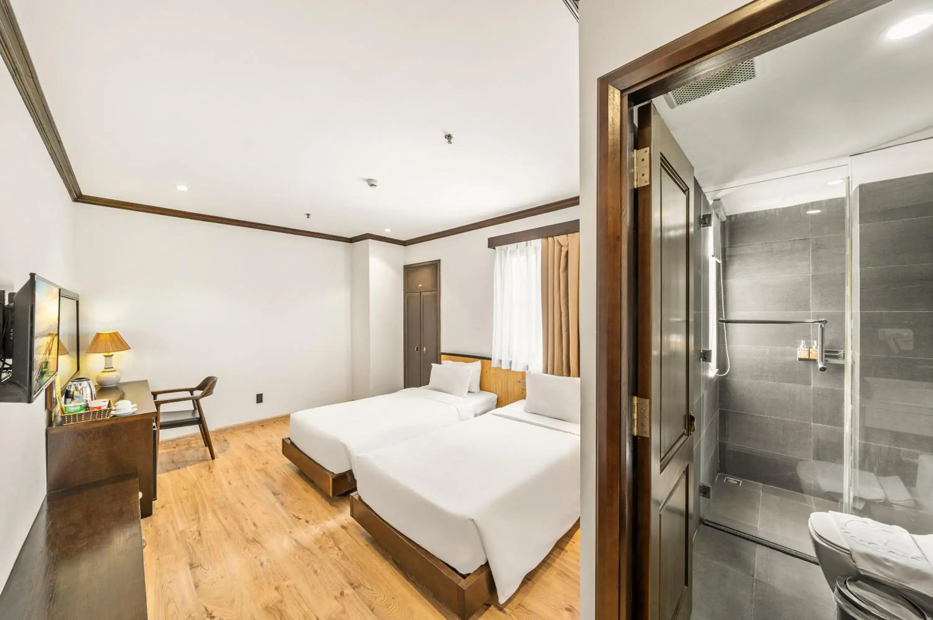 Deluxe Double or Twin Room in Palazzo Luxury Hotel & Bistro - Central My Khe Beach Walking Street Deluxe Double or Twin Room in Palazzo Luxury Hotel & Bistro - Central My Khe Beach Walking Street