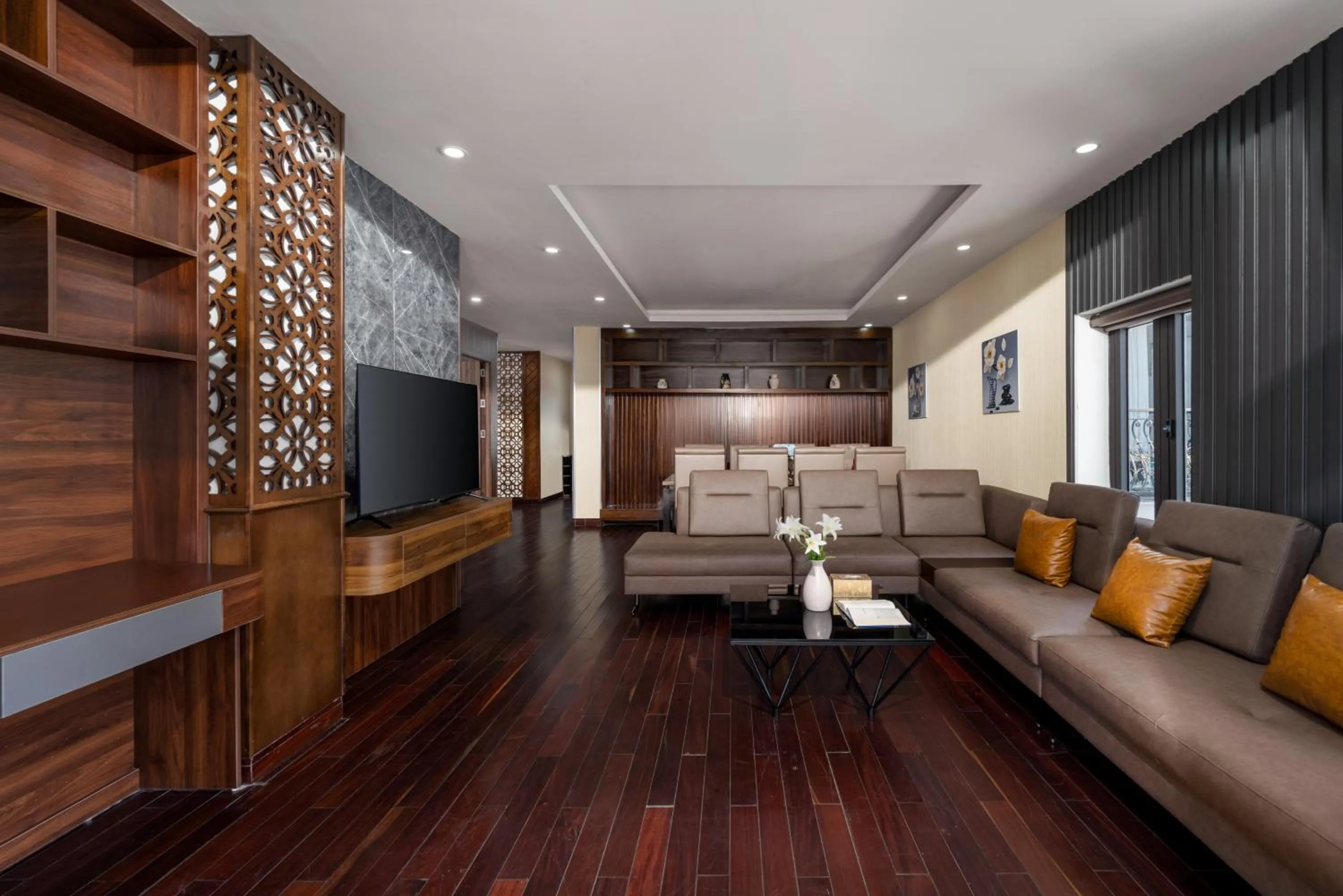 Communal lounge/ TV room in Palazzo Luxury Hotel & Bistro - Central My Khe Beach Walking Street