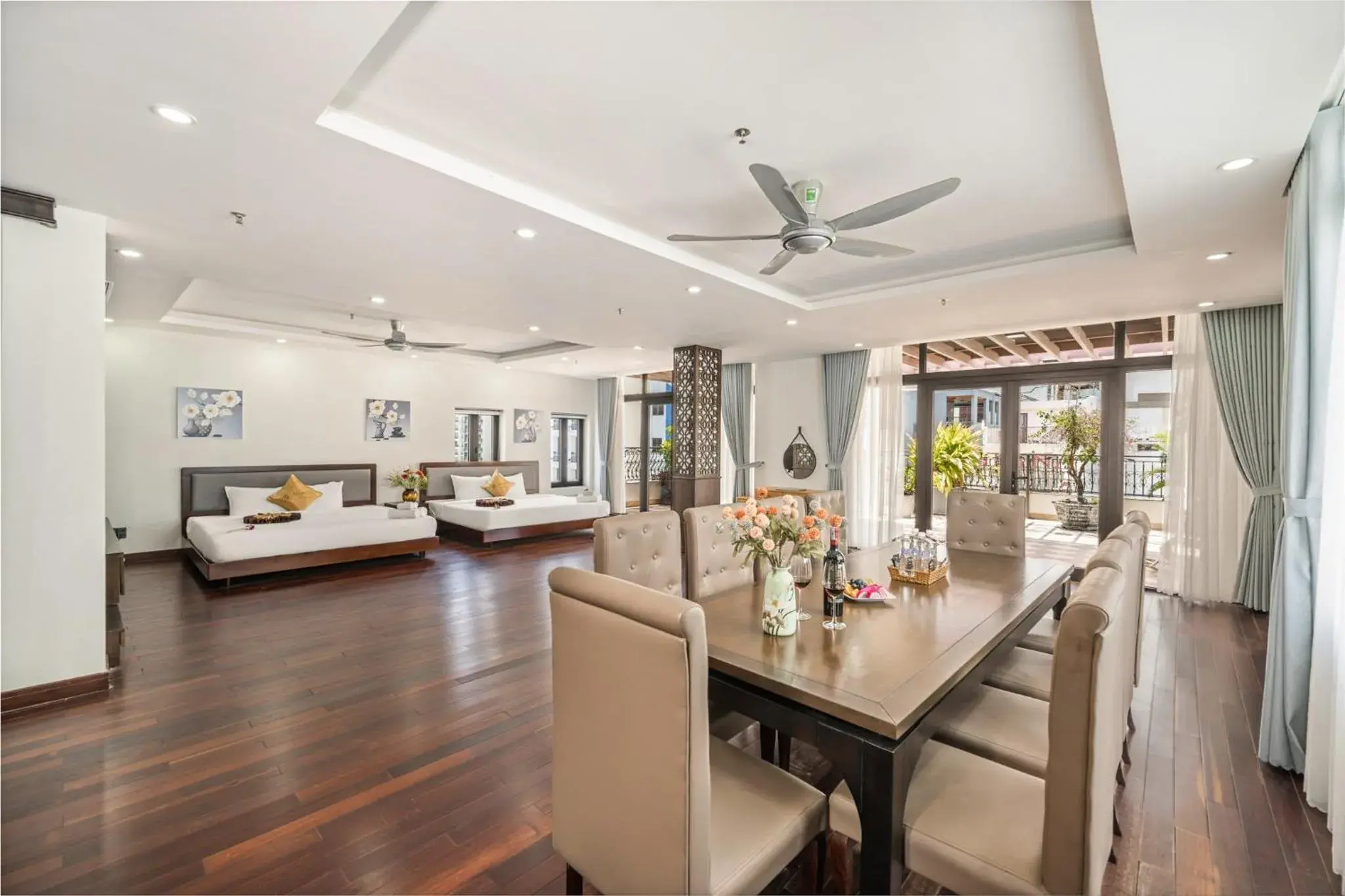 Palazzo Luxury Hotel & Bistro - Central My Khe Beach Walking Street Palazzo Luxury Hotel & Bistro - Central My Khe Beach Walking Street