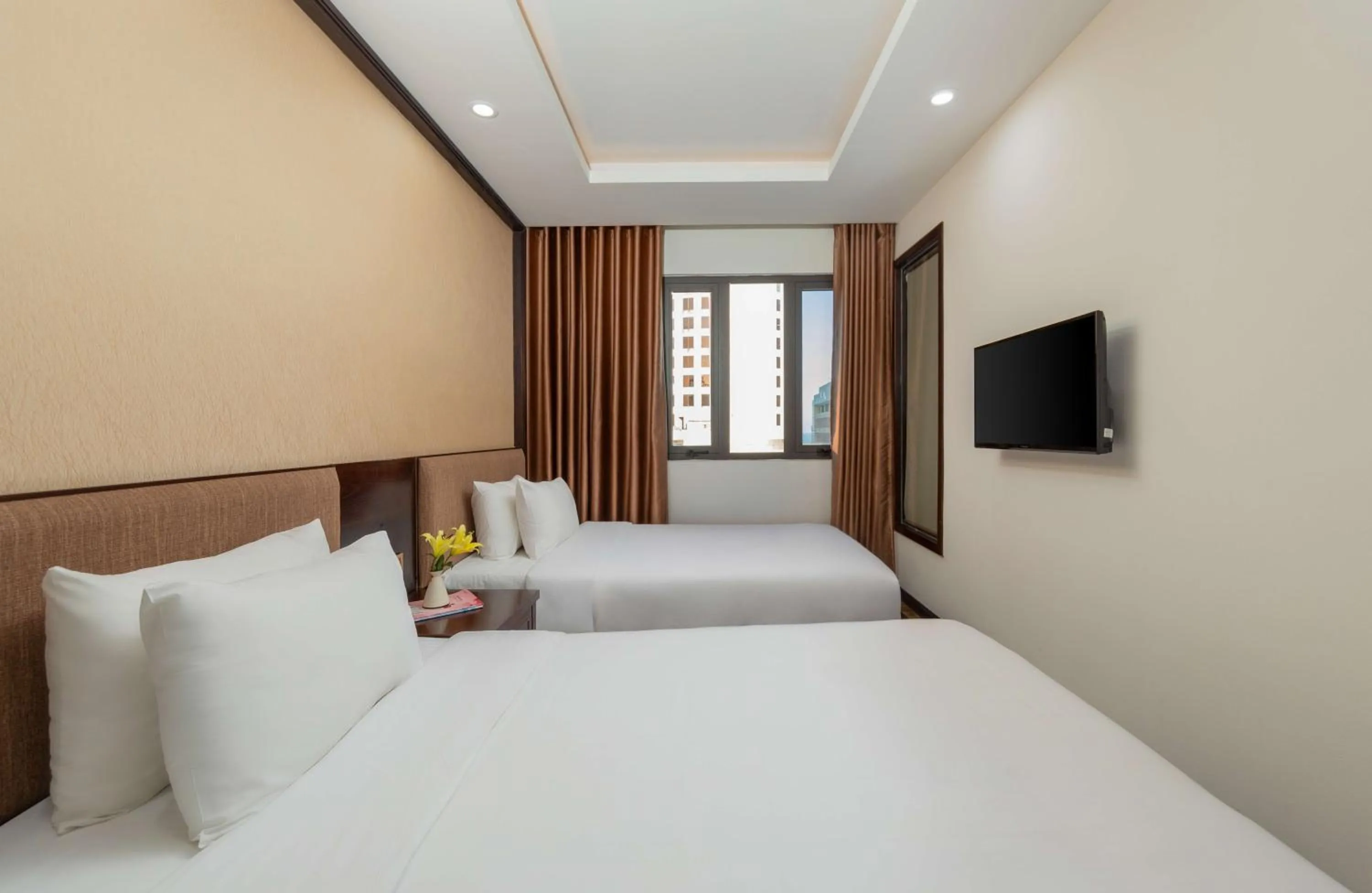 Bed in Palazzo Luxury Hotel & Bistro - Central My Khe Beach Walking Street