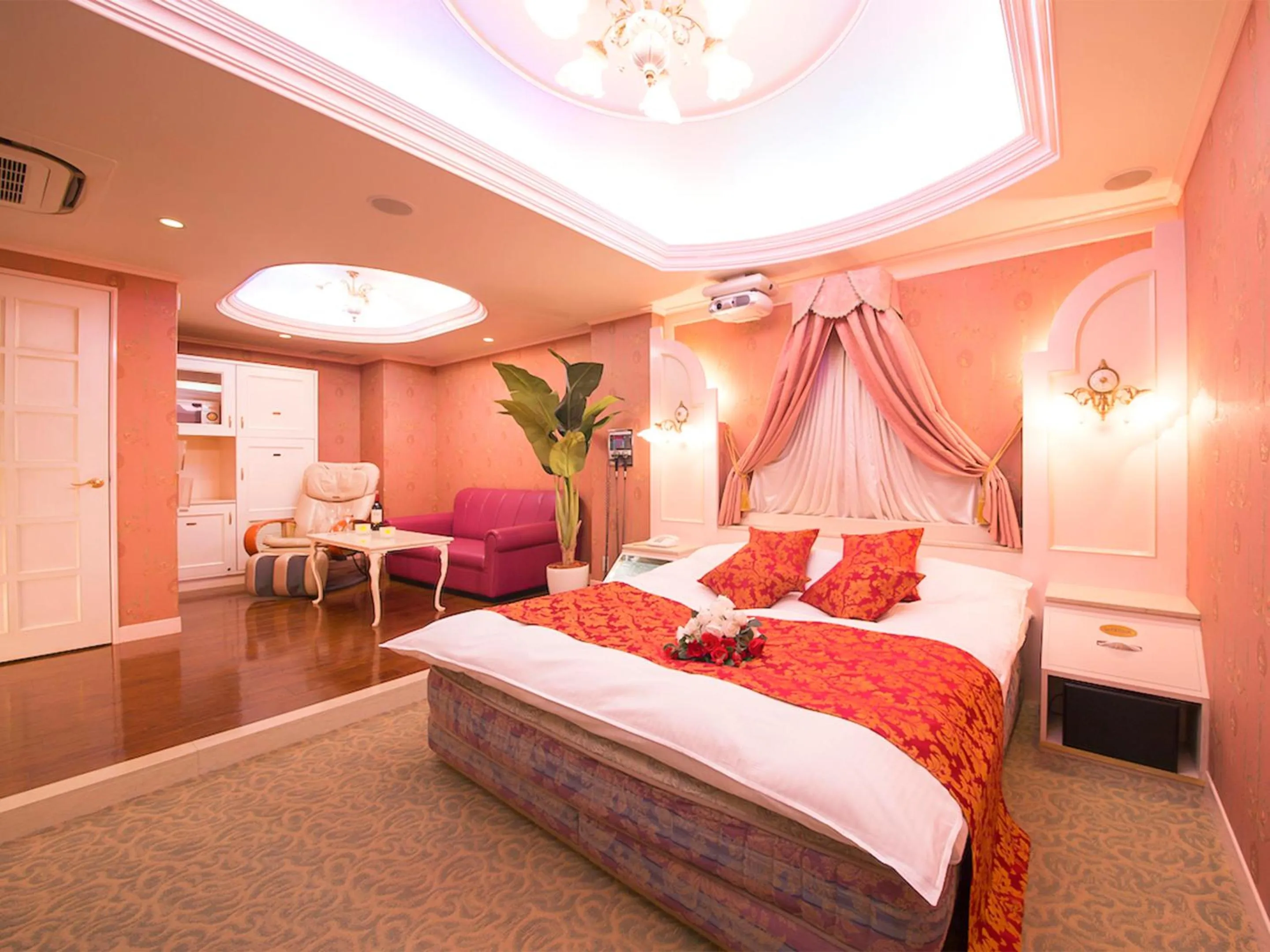 Photo of the whole room, Bed in Hotel Rocco - Adult Only Love Hotel -