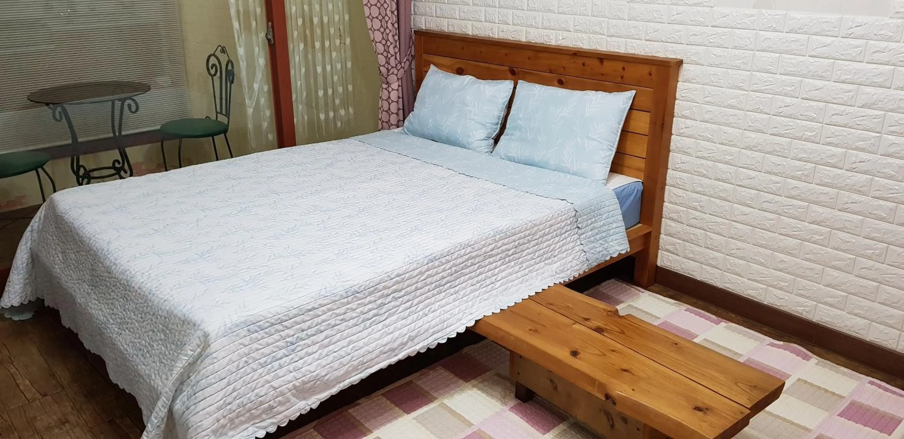 Photo of the whole room, Bed in Jun House