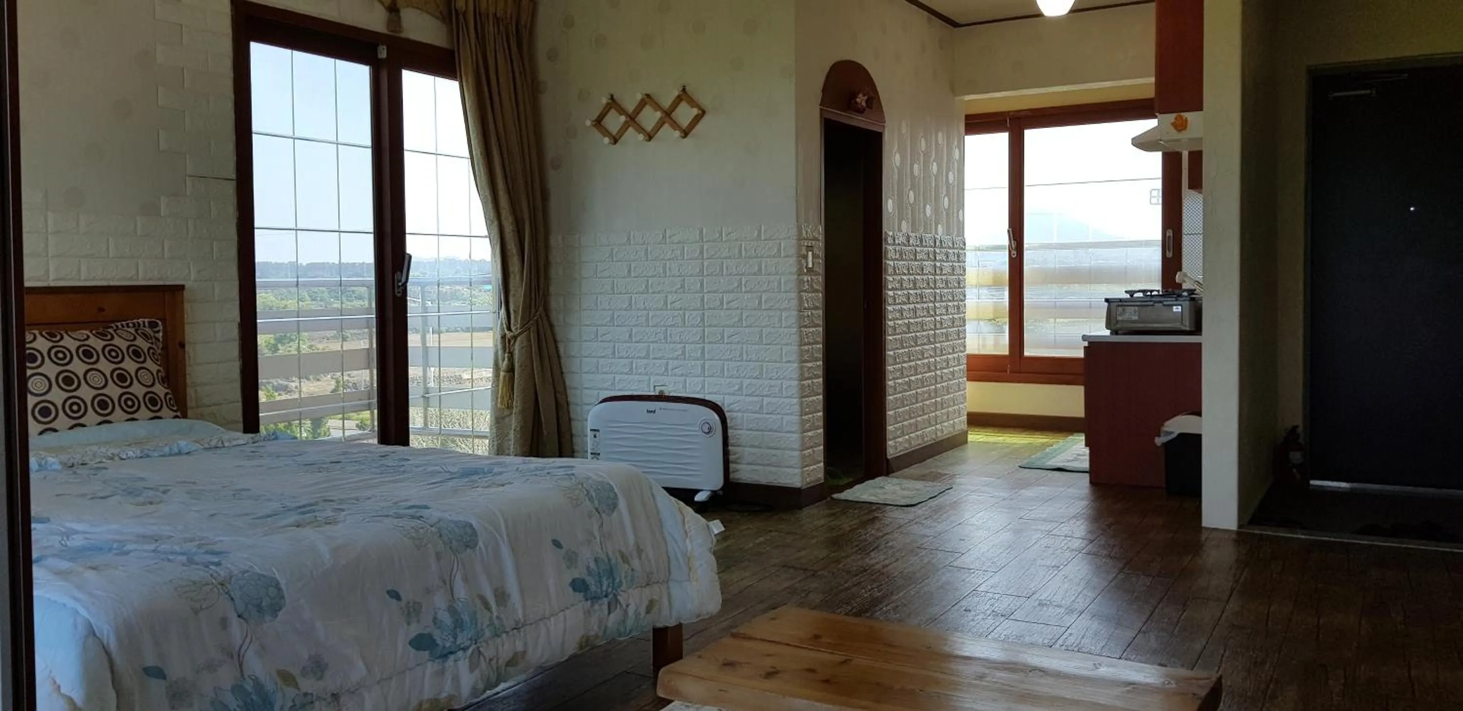 Photo of the whole room, Bed in Jun House