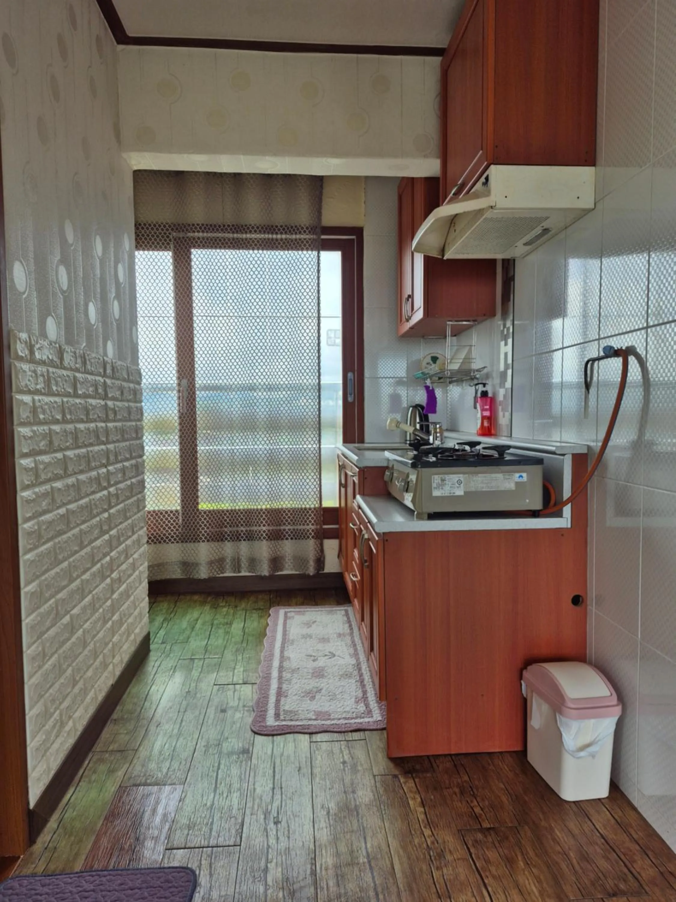 Photo of the whole room in Jun House