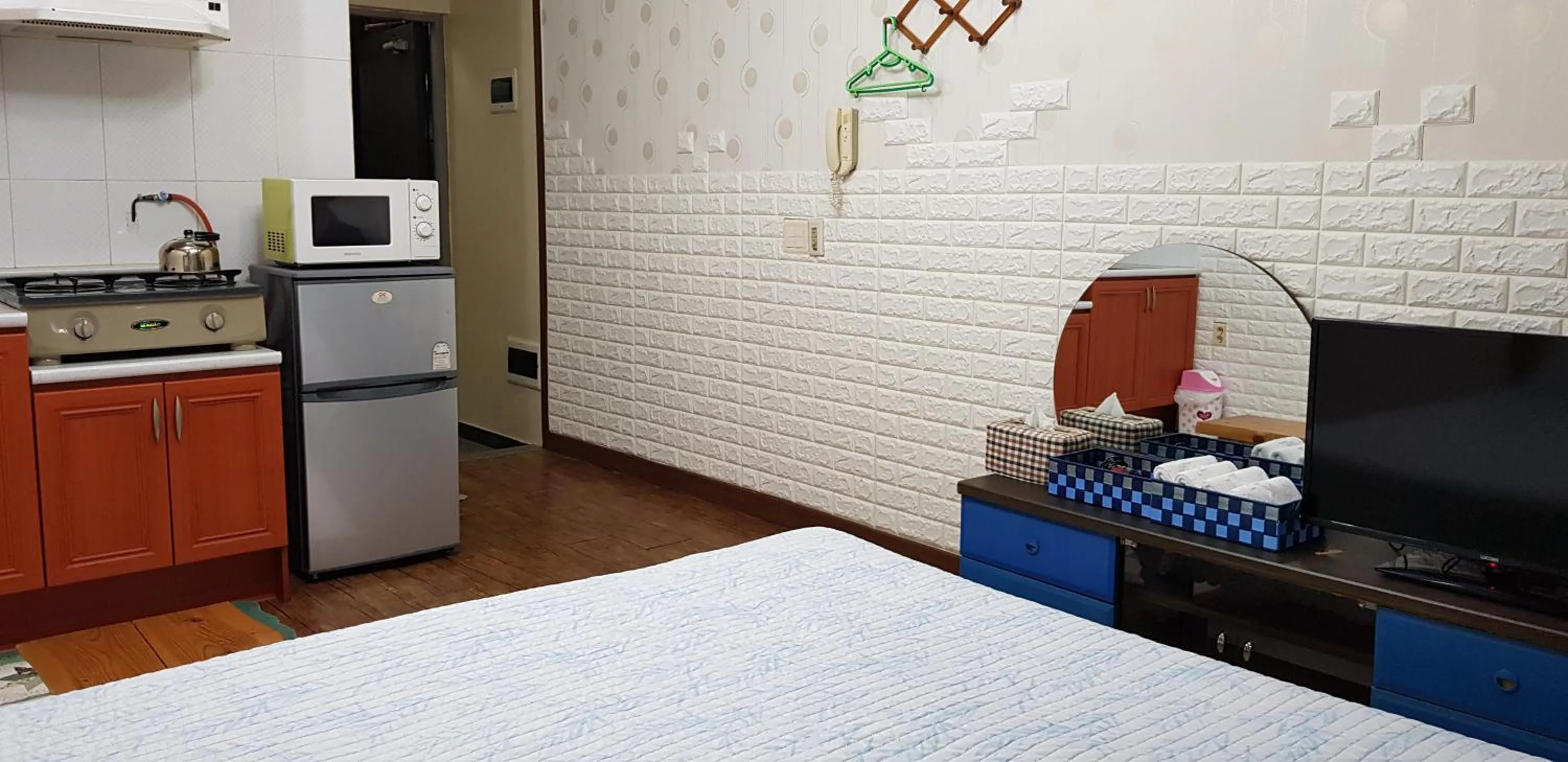 Kitchen or kitchenette in Jun House