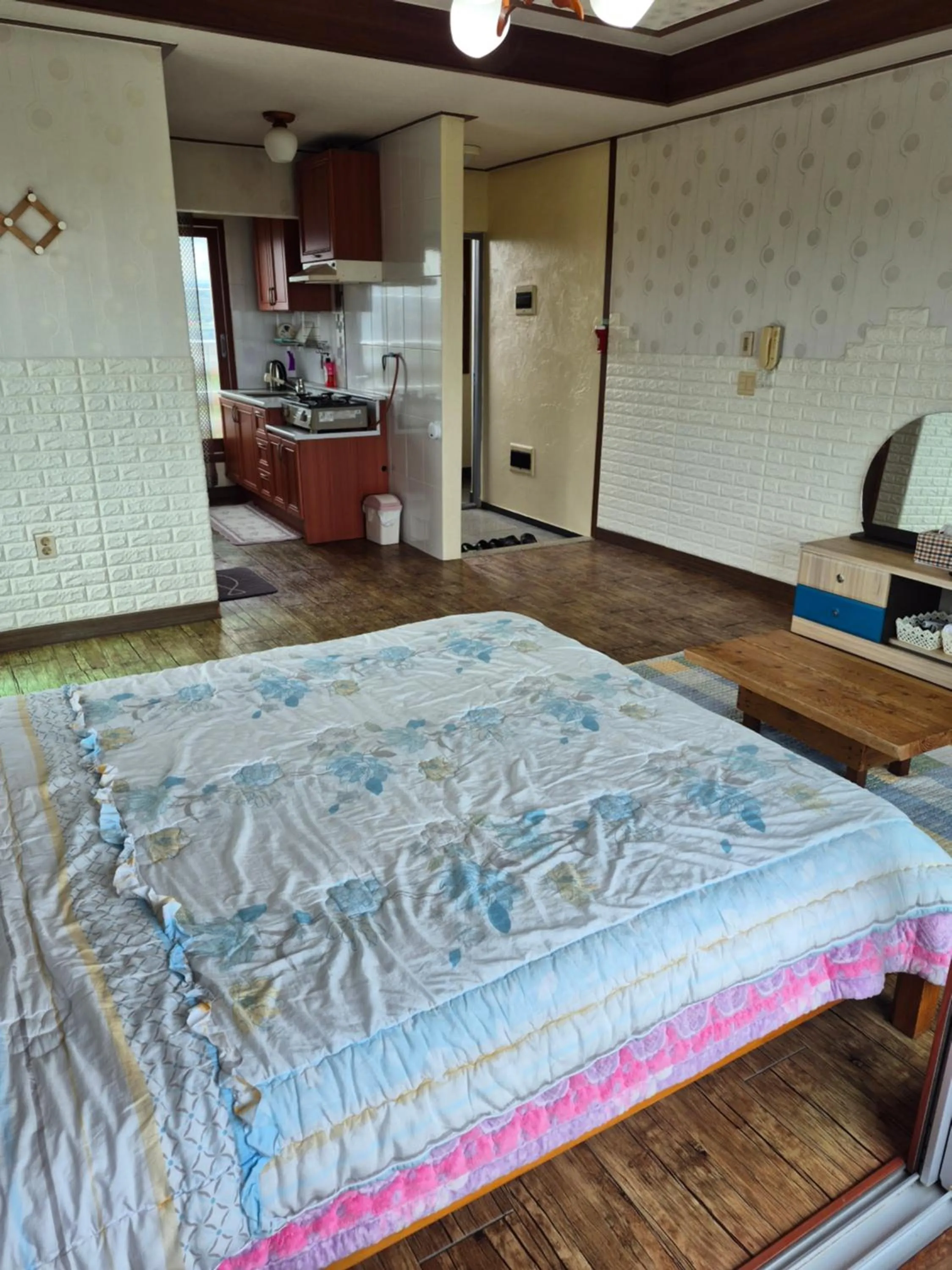 Photo of the whole room, Bed in Jun House