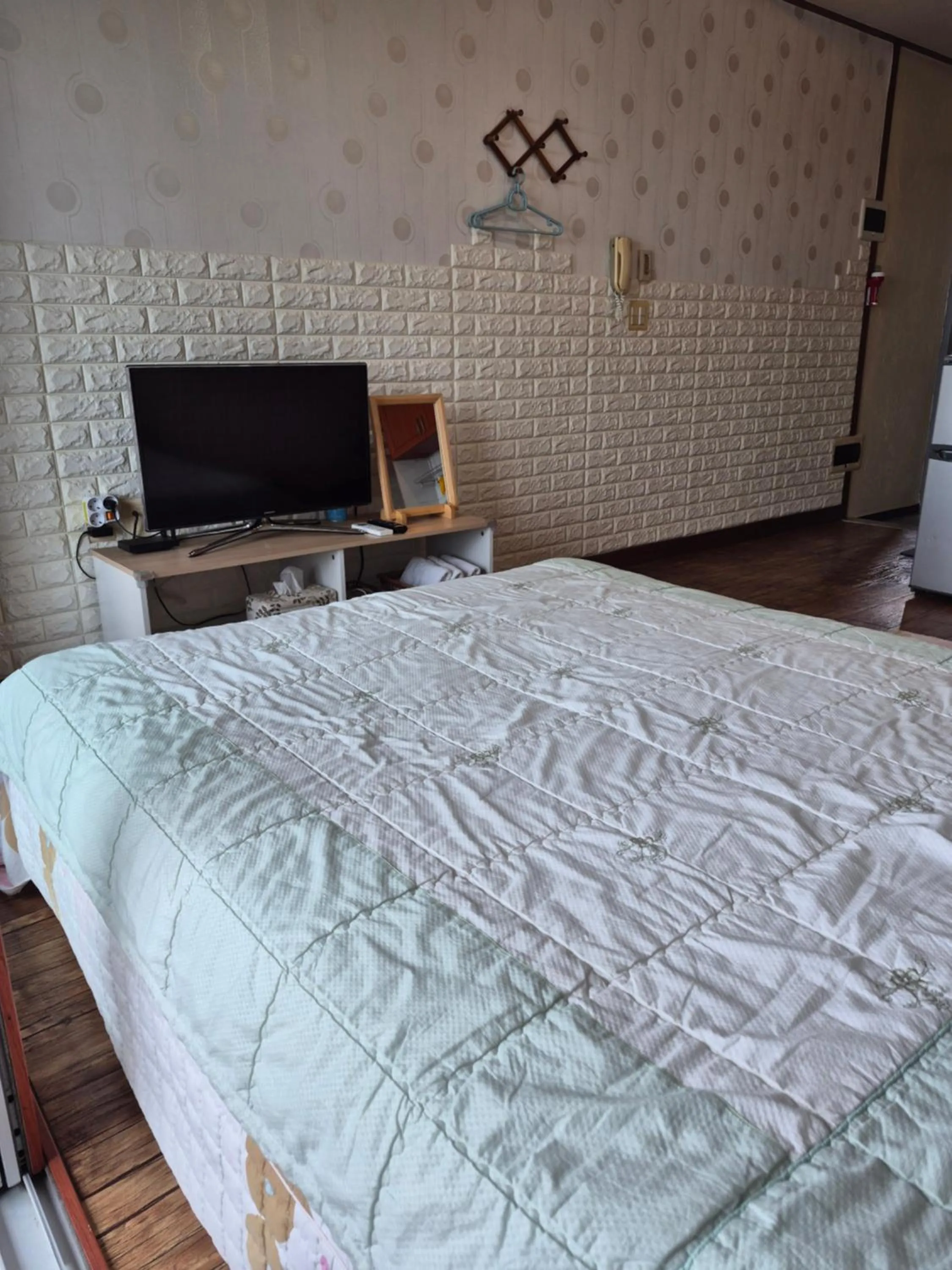 Property building, Bed in Jun House