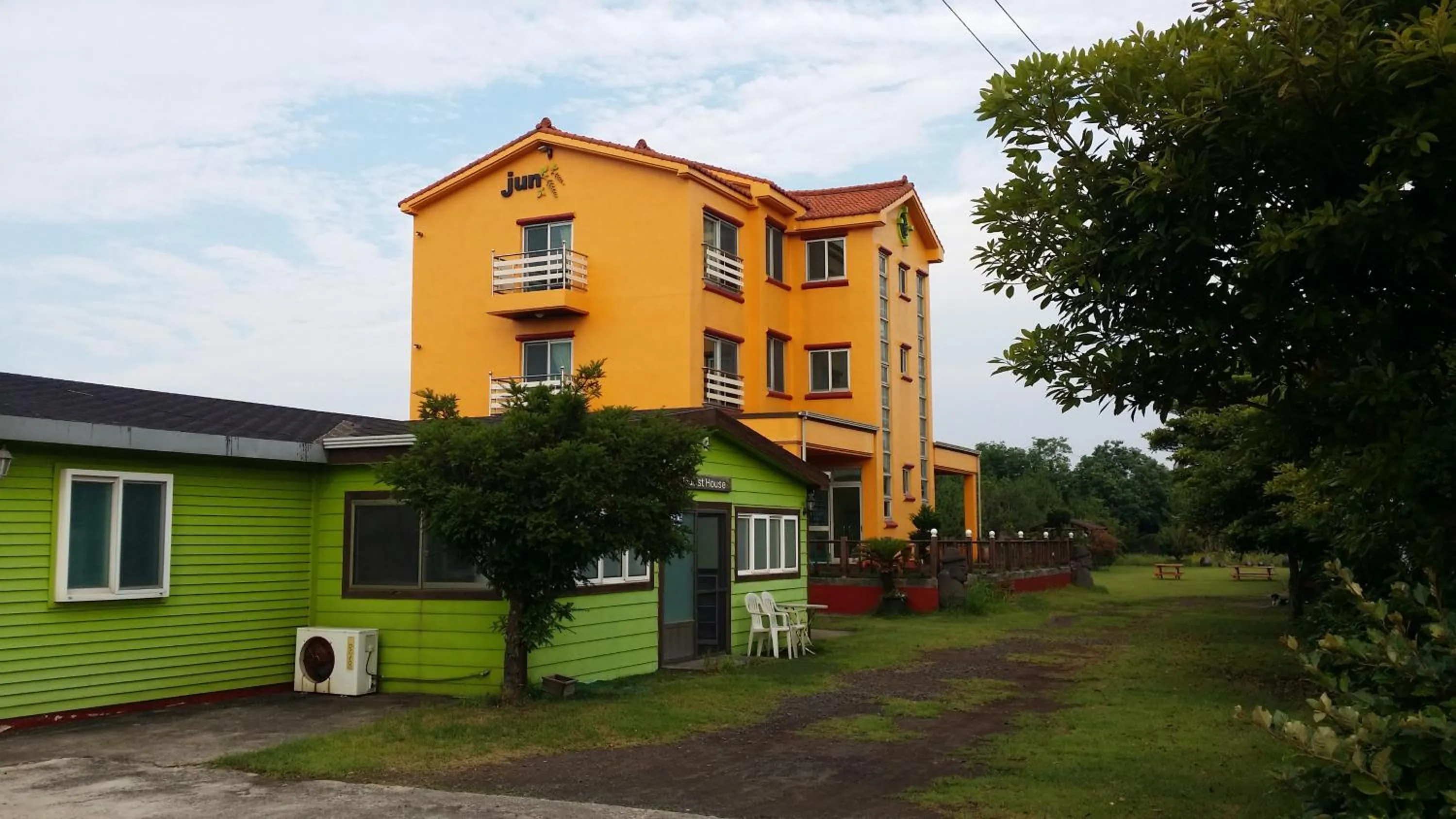 Property building in Jun House