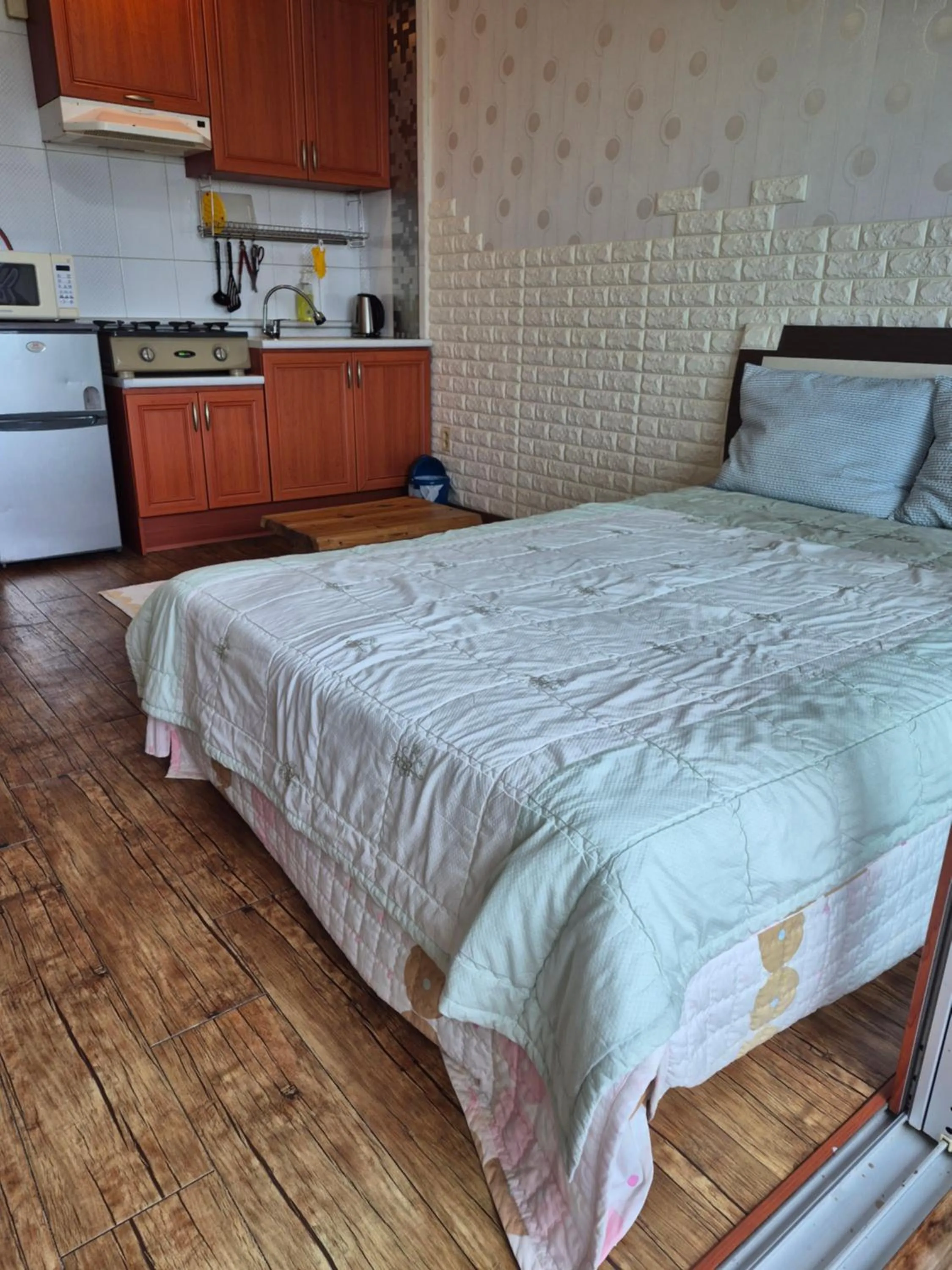 Property building, Bed in Jun House