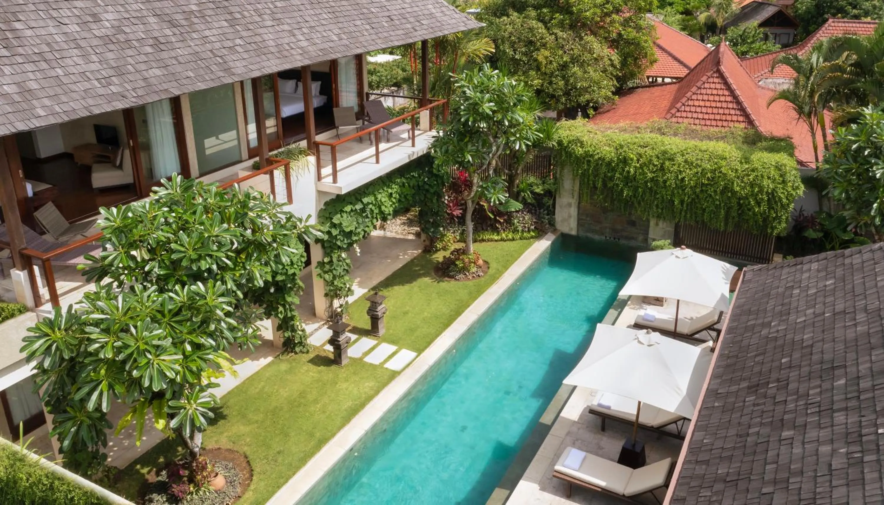 Property building in Villa Tenang by Nakula