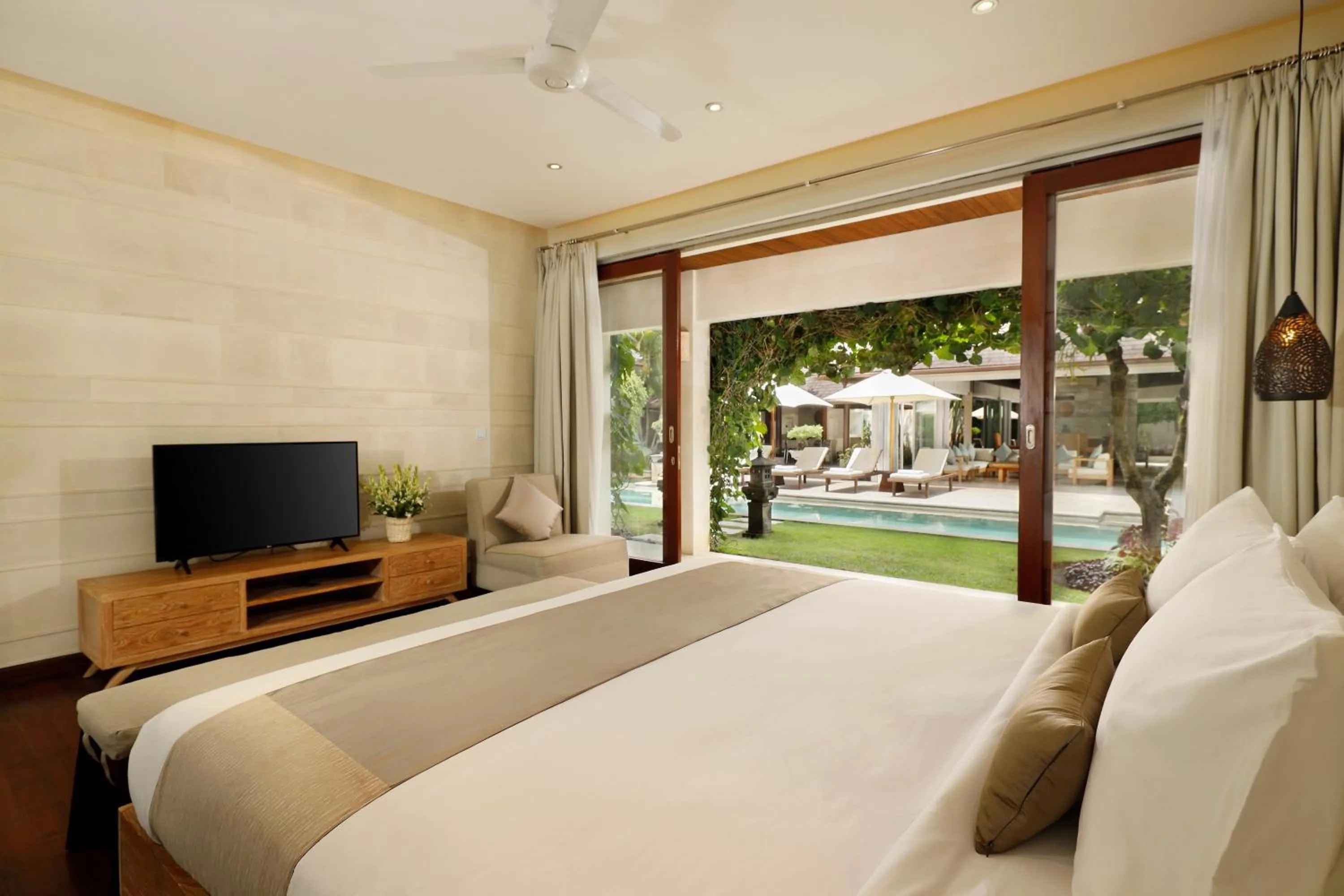 Bed in Villa Tenang by Nakula