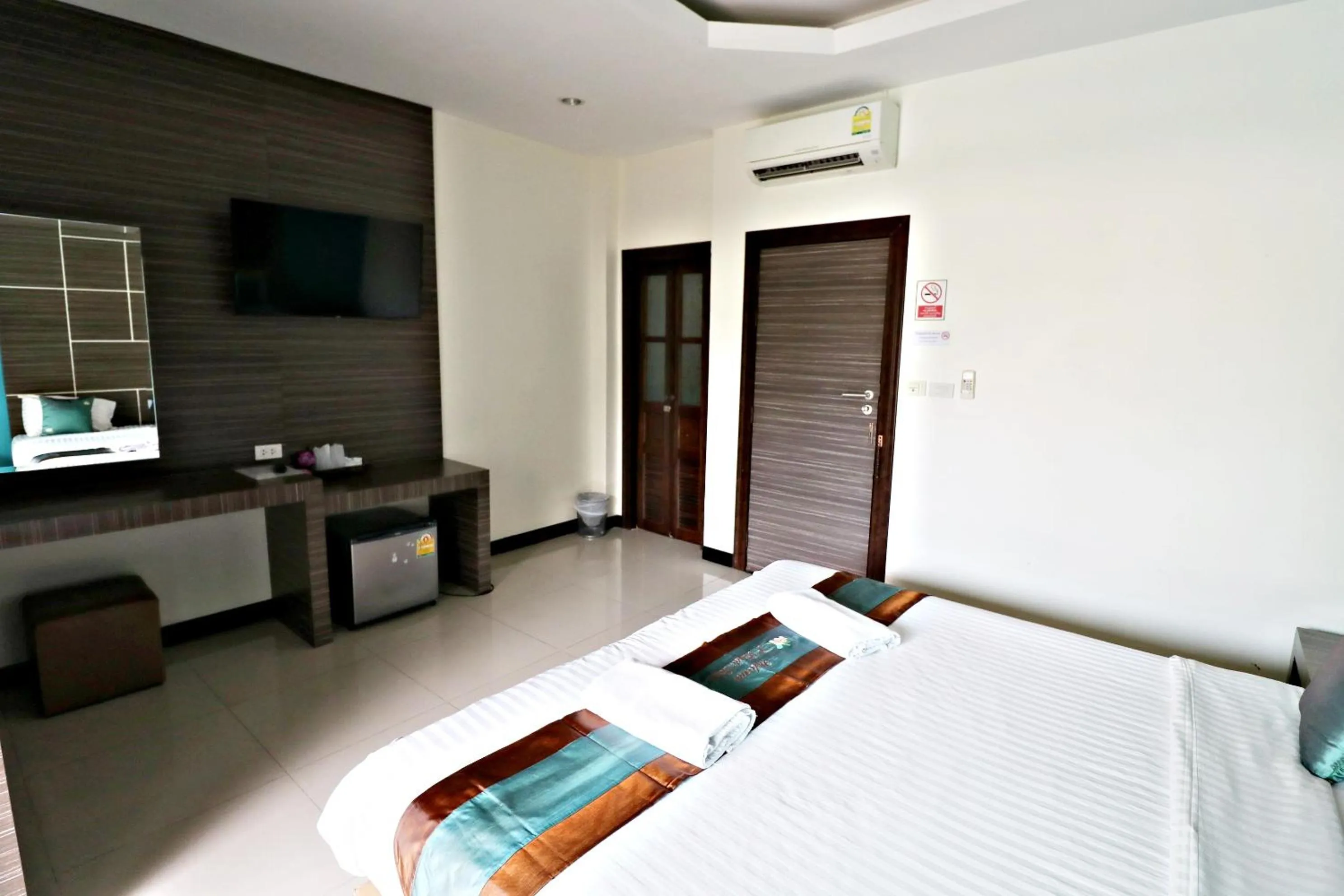 Photo of the whole room in P' Private Resort Cha Am