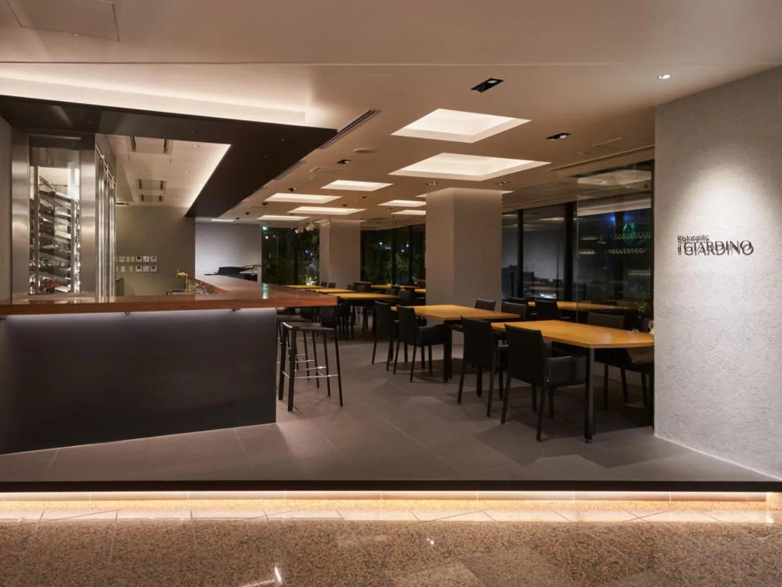 Restaurant/places to eat in Hotel Royal Garden Kisarazu