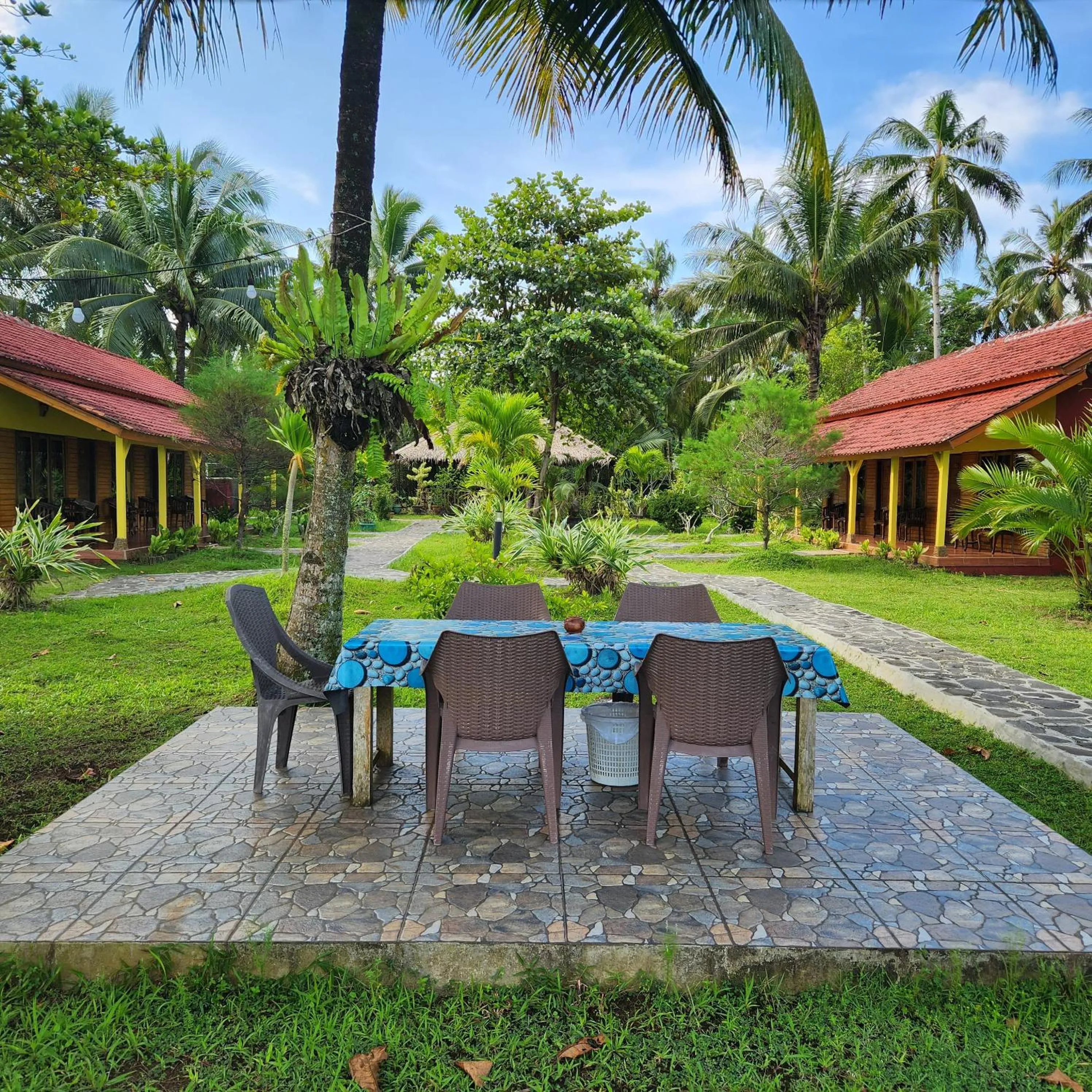 Restaurant/places to eat in Java Lagoon