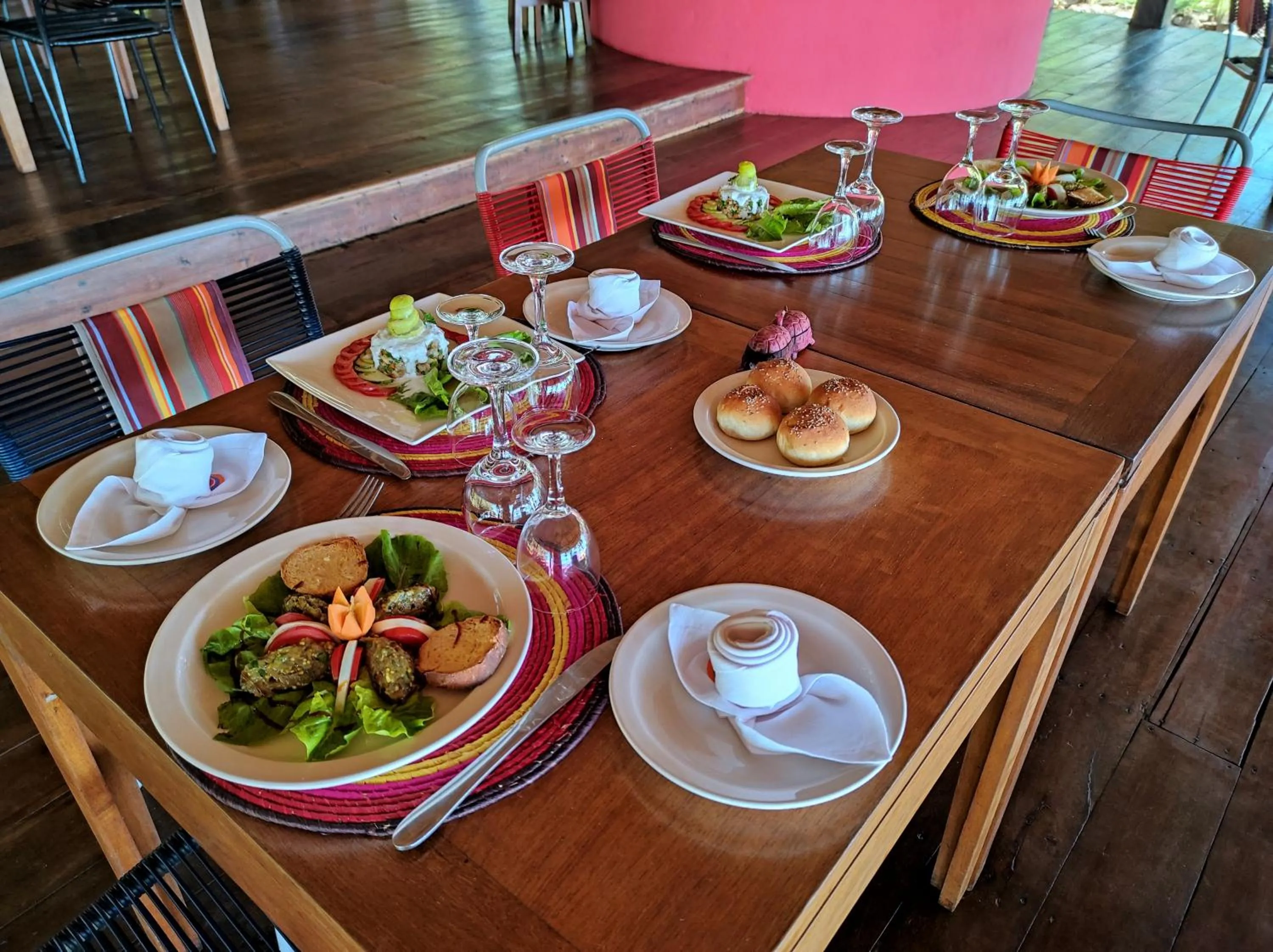 Restaurant/places to eat in Eden Lodge