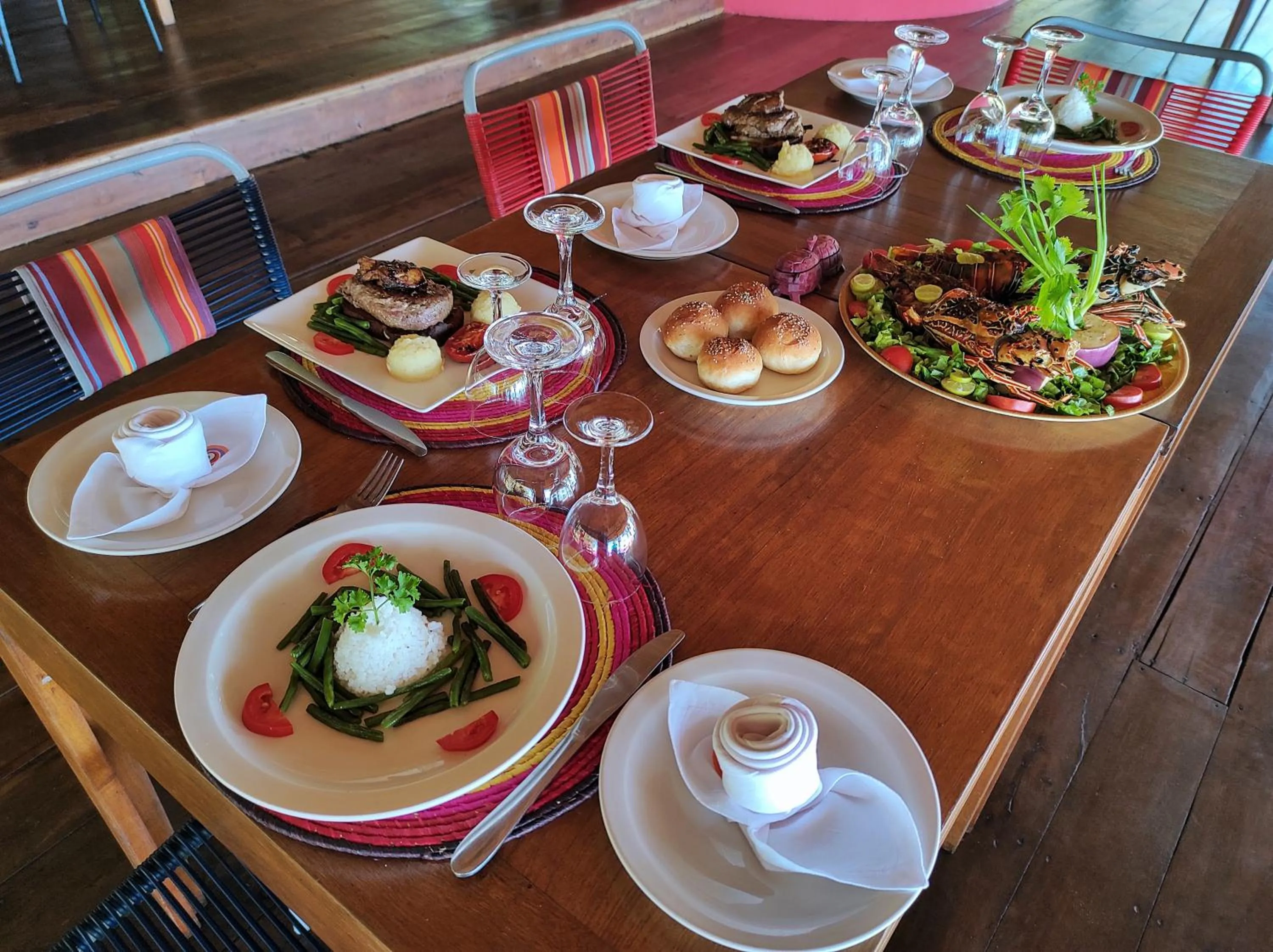 Restaurant/places to eat in Eden Lodge