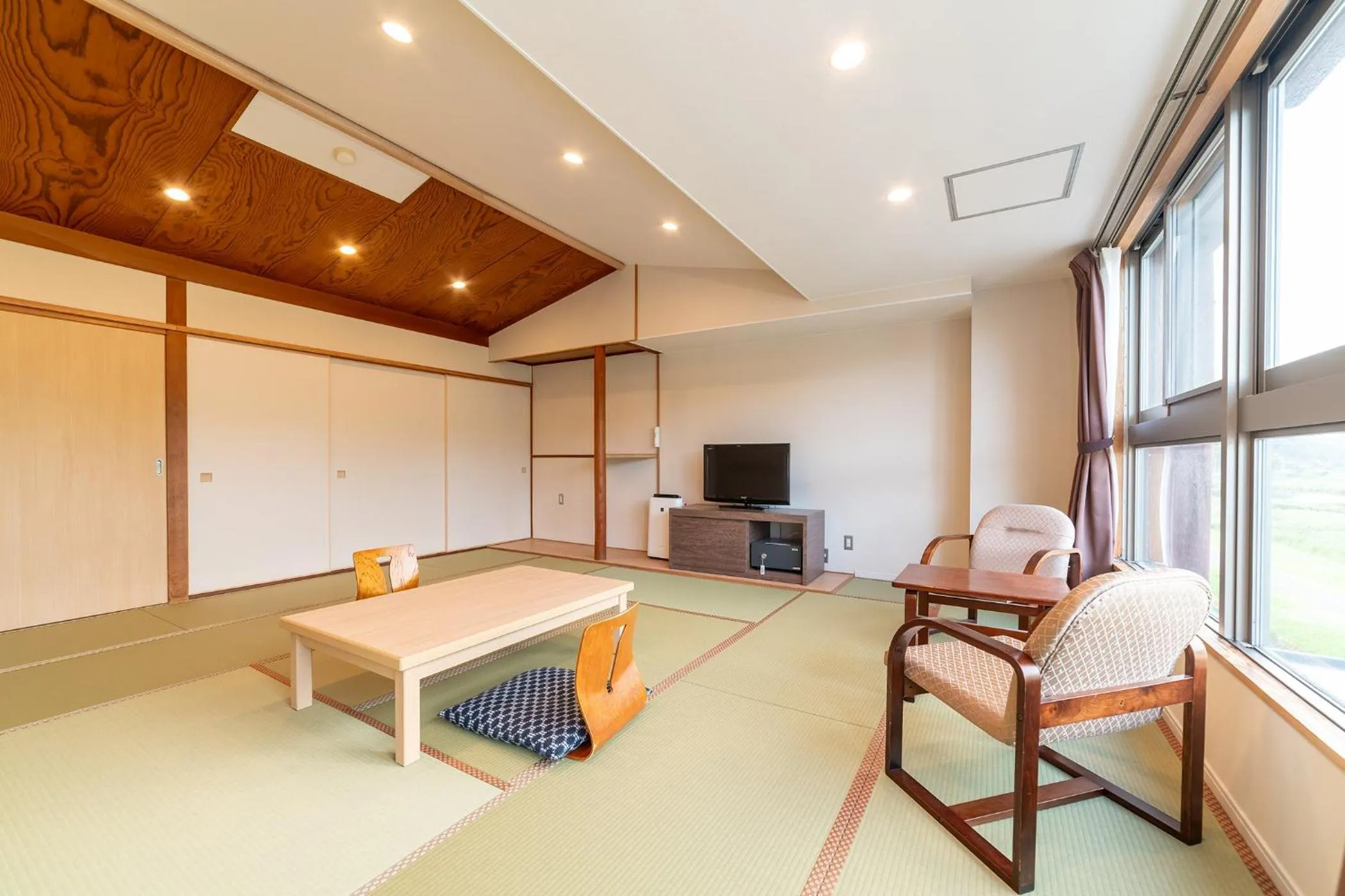 Photo of the whole room in Ooedo Onsen Monogatari Premium Kinosaki