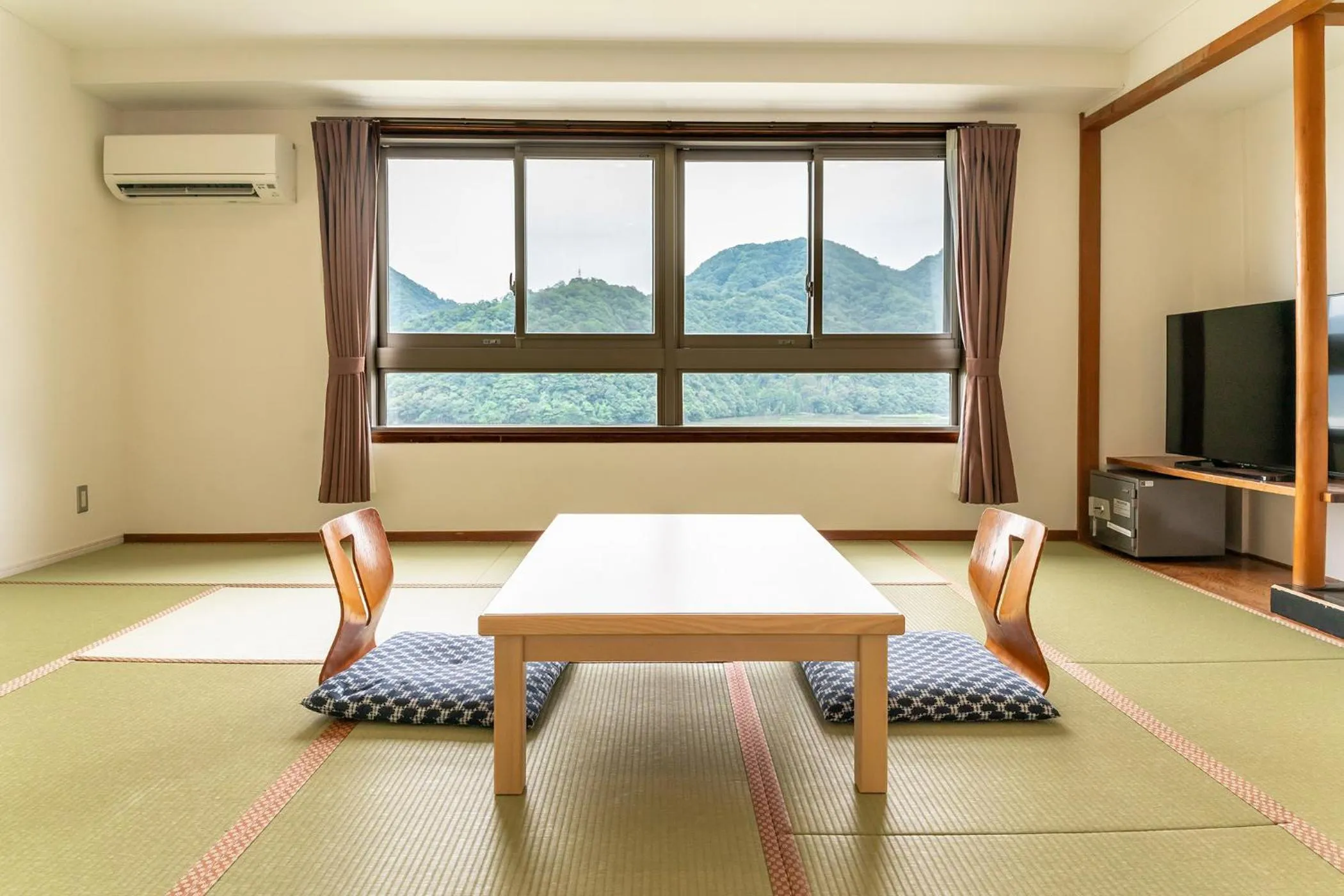 Photo of the whole room in Ooedo Onsen Monogatari Premium Kinosaki