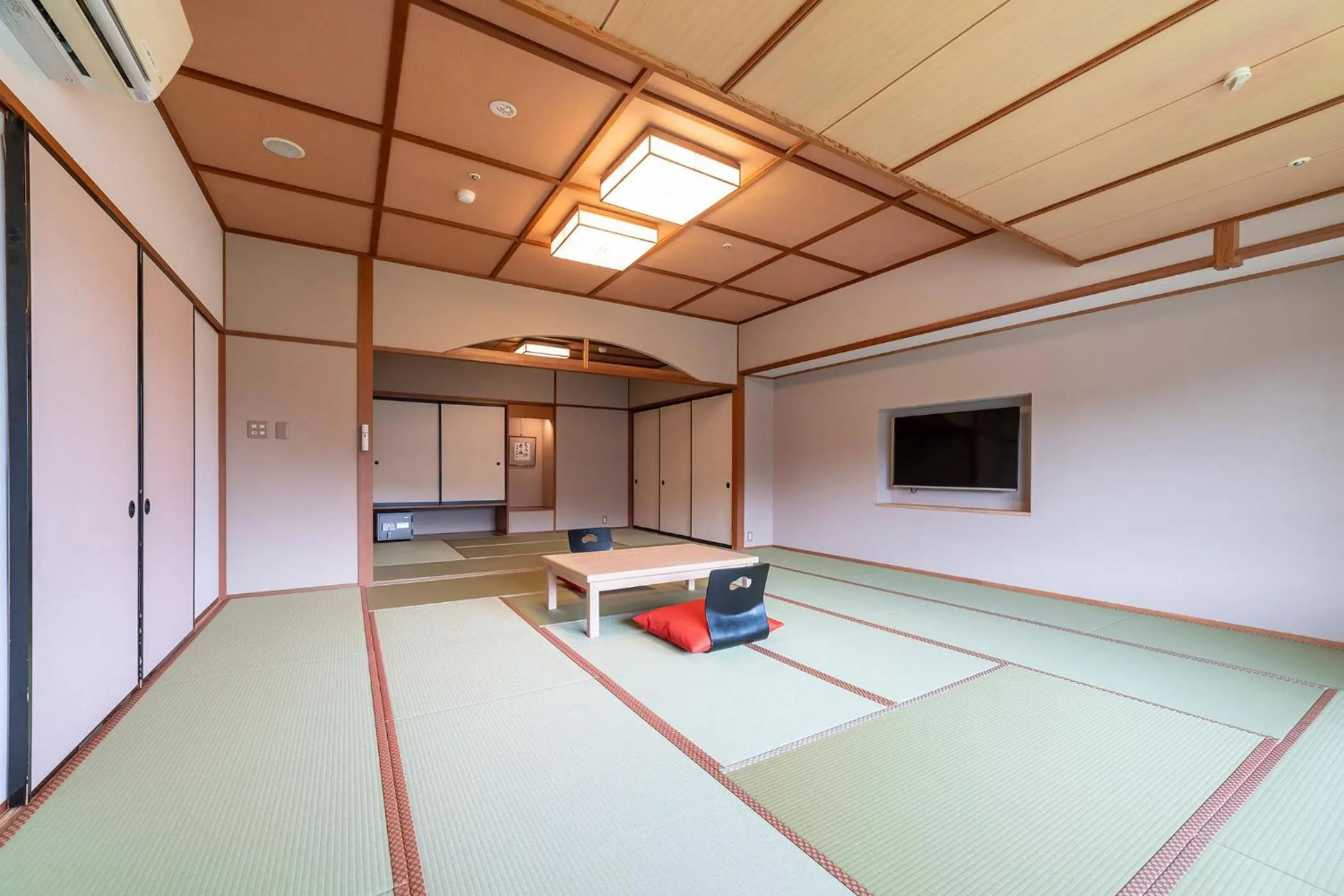 Photo of the whole room in Ooedo Onsen Monogatari Premium Kinosaki