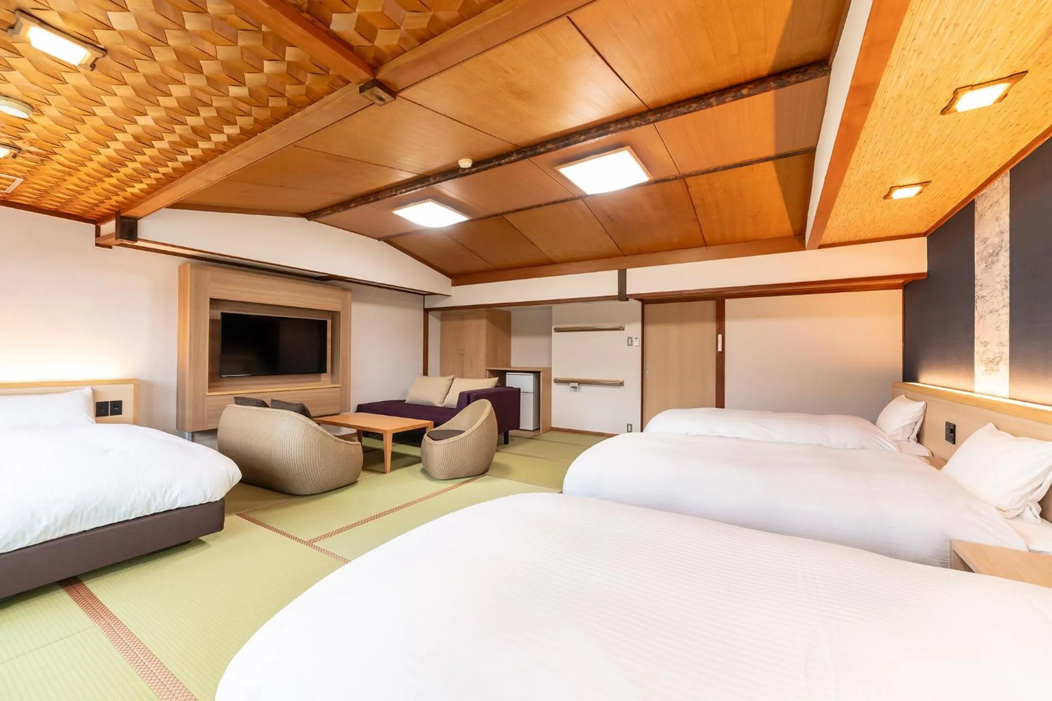 Photo of the whole room, Bed in Ooedo Onsen Monogatari Premium Kinosaki