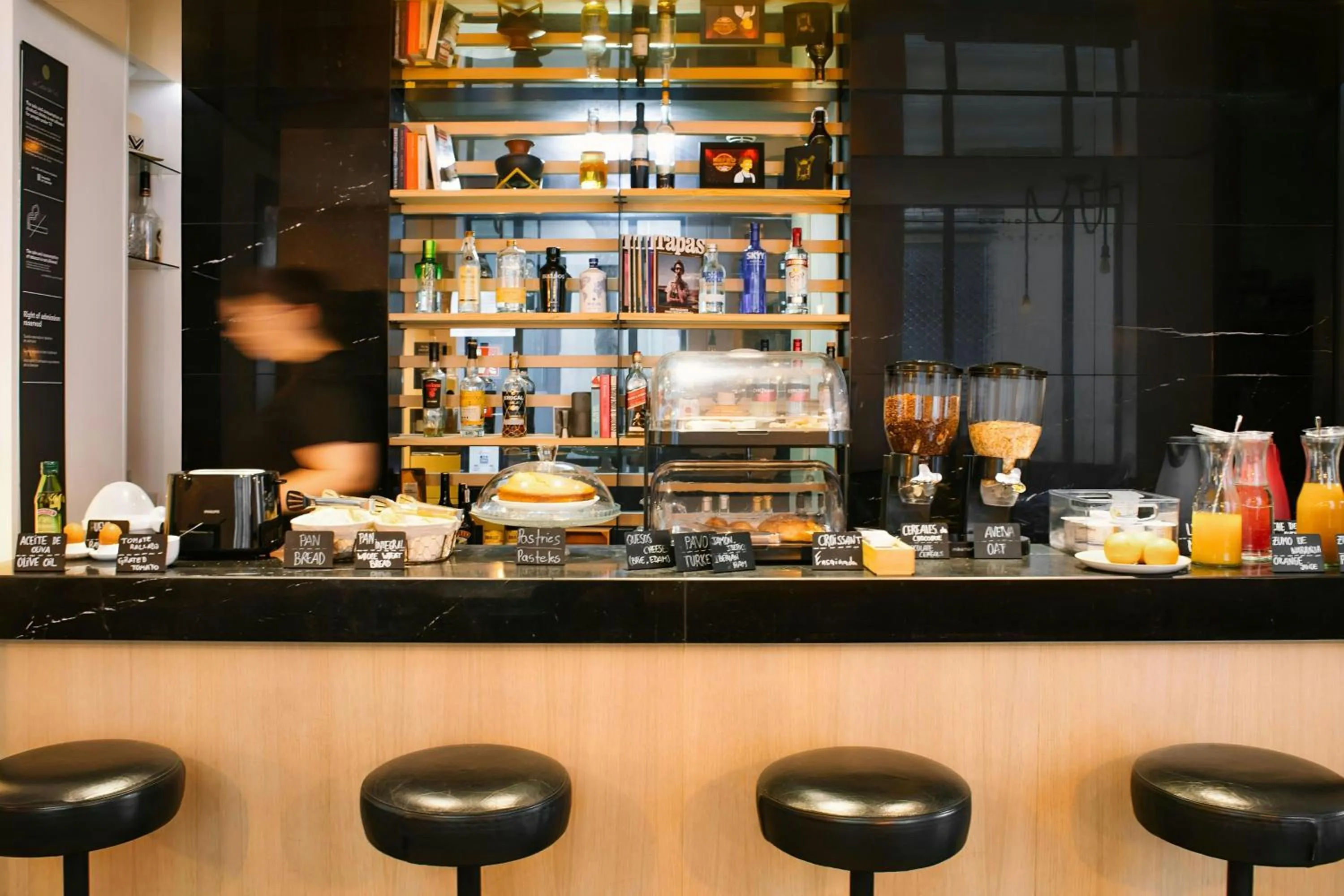 Restaurant/places to eat in La Casa Del Sol Hotel Gracia District, Sonder by Marriott Bonvoy