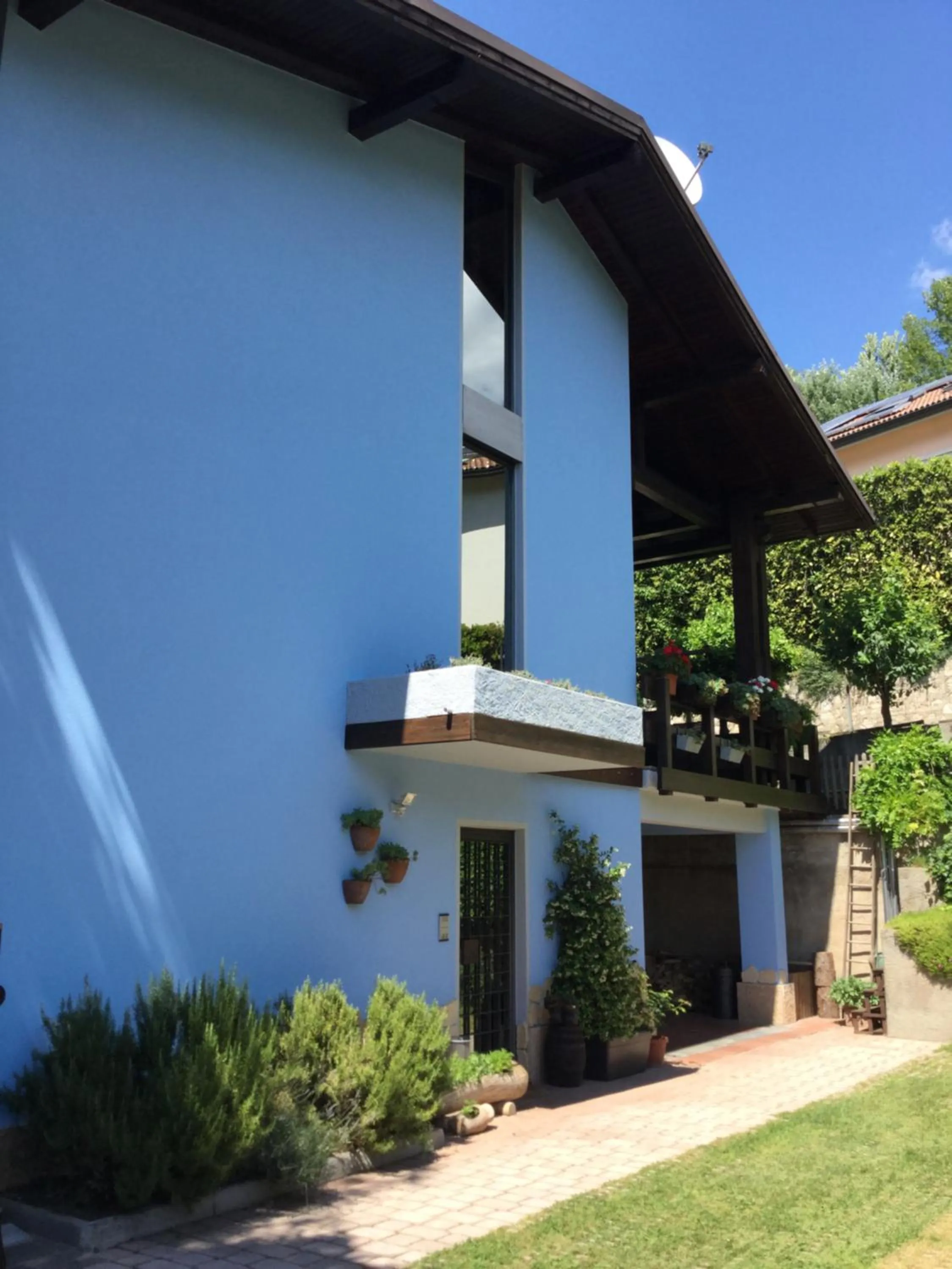 Facade/entrance in BnB Trento