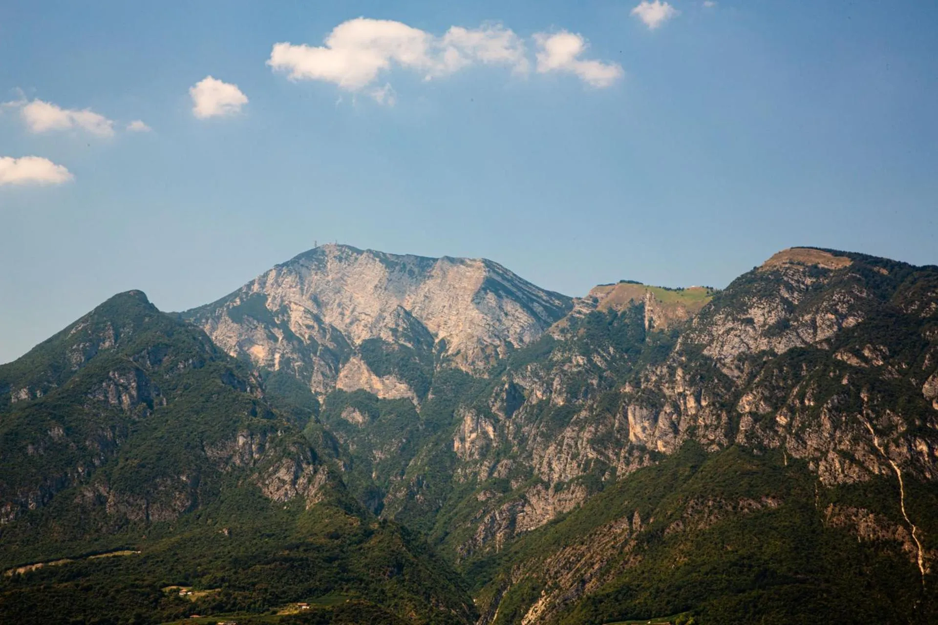 Mountain view in BnB Trento