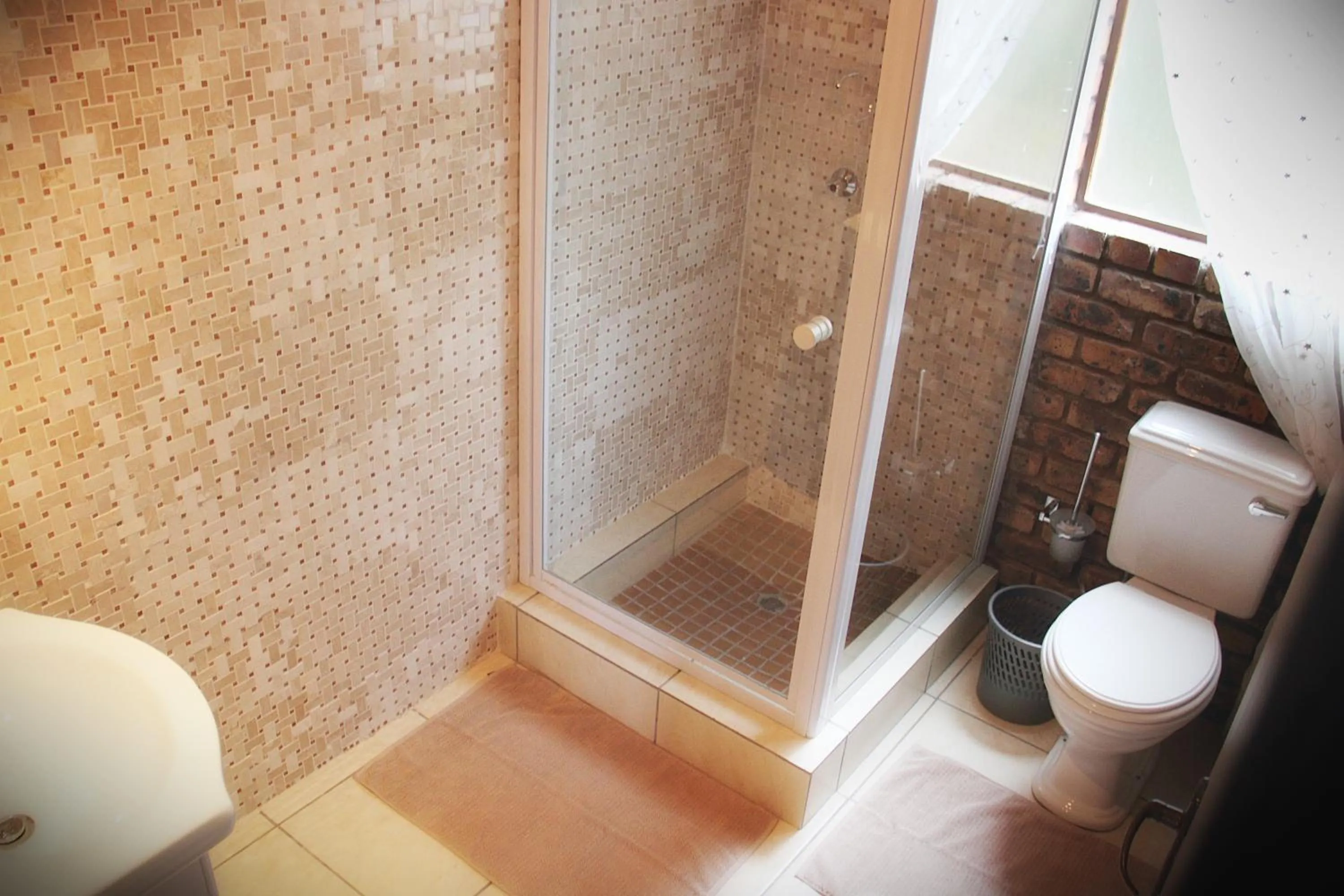 Shower in Belle Vue Guesthouse