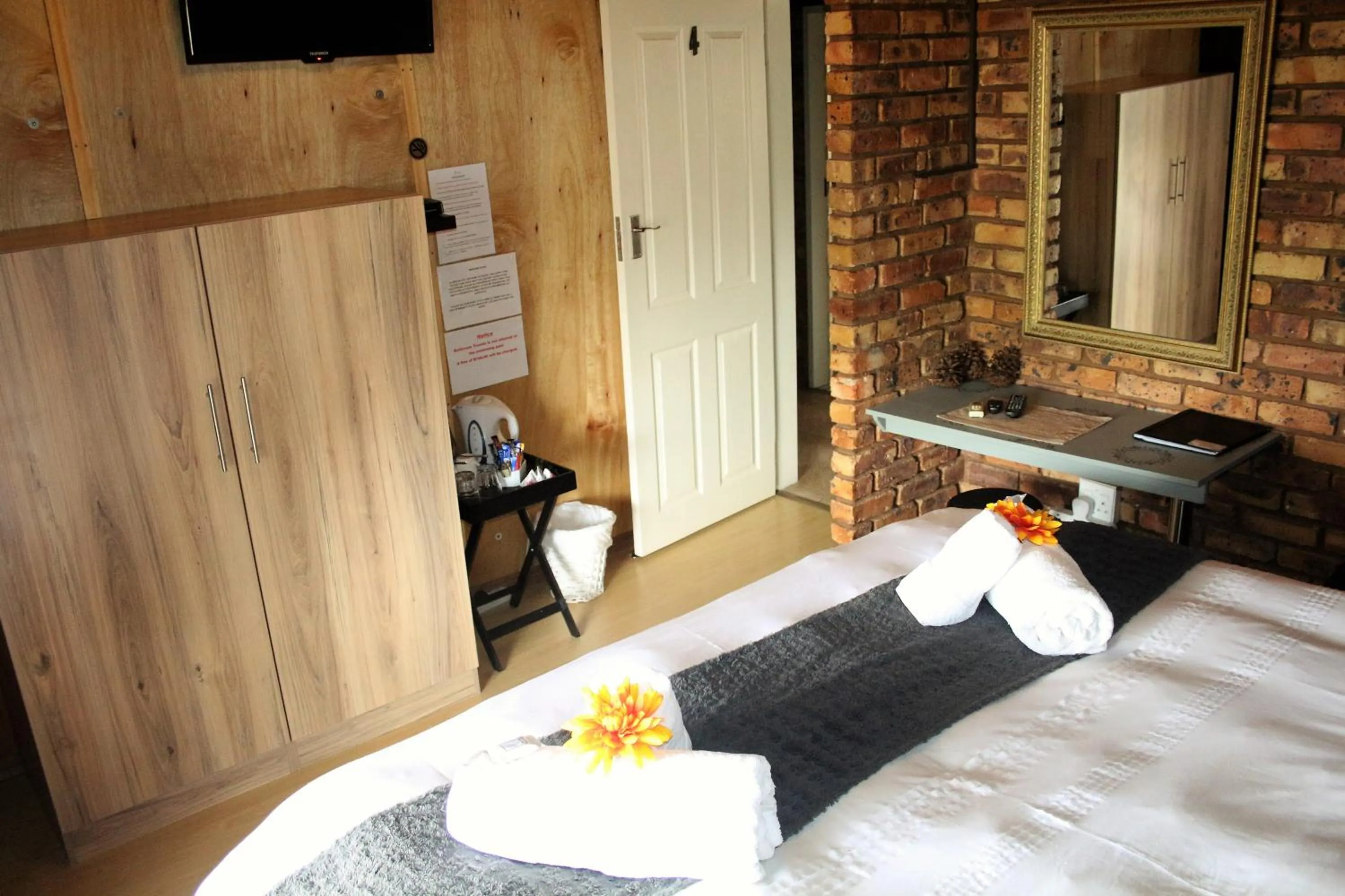 Bedroom, Bed in Belle Vue Guesthouse