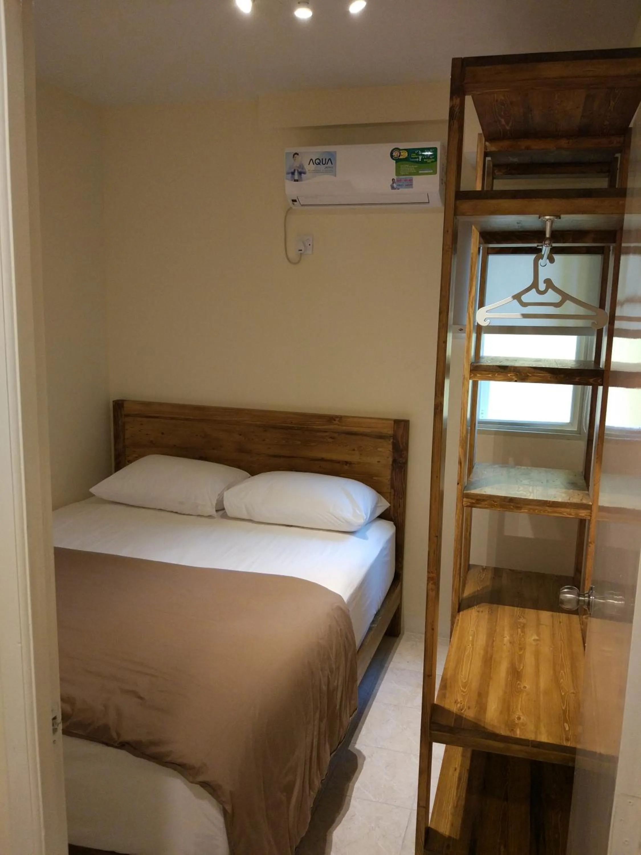 Bedroom, Bed in Queen Victoria Apartment Batam