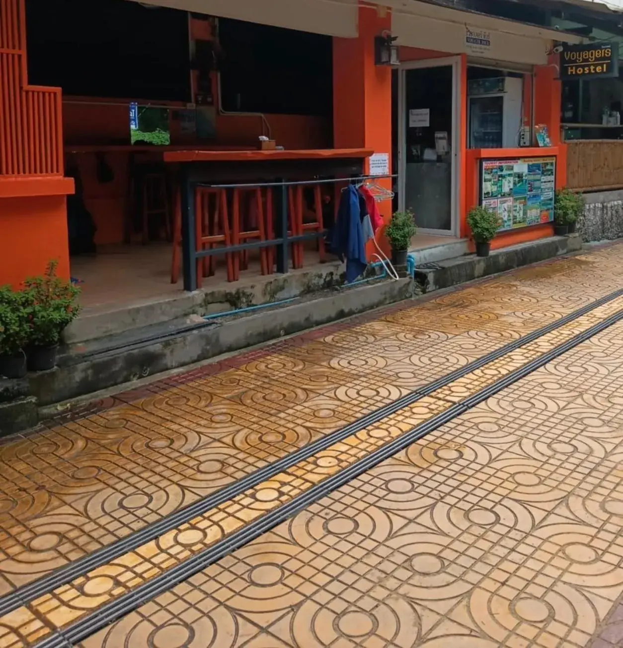 Bed in 10-Bed Mixed Dormitory Room in Voyagers Hostel Bed in 10-Bed Mixed Dormitory Room in Voyagers Hostel