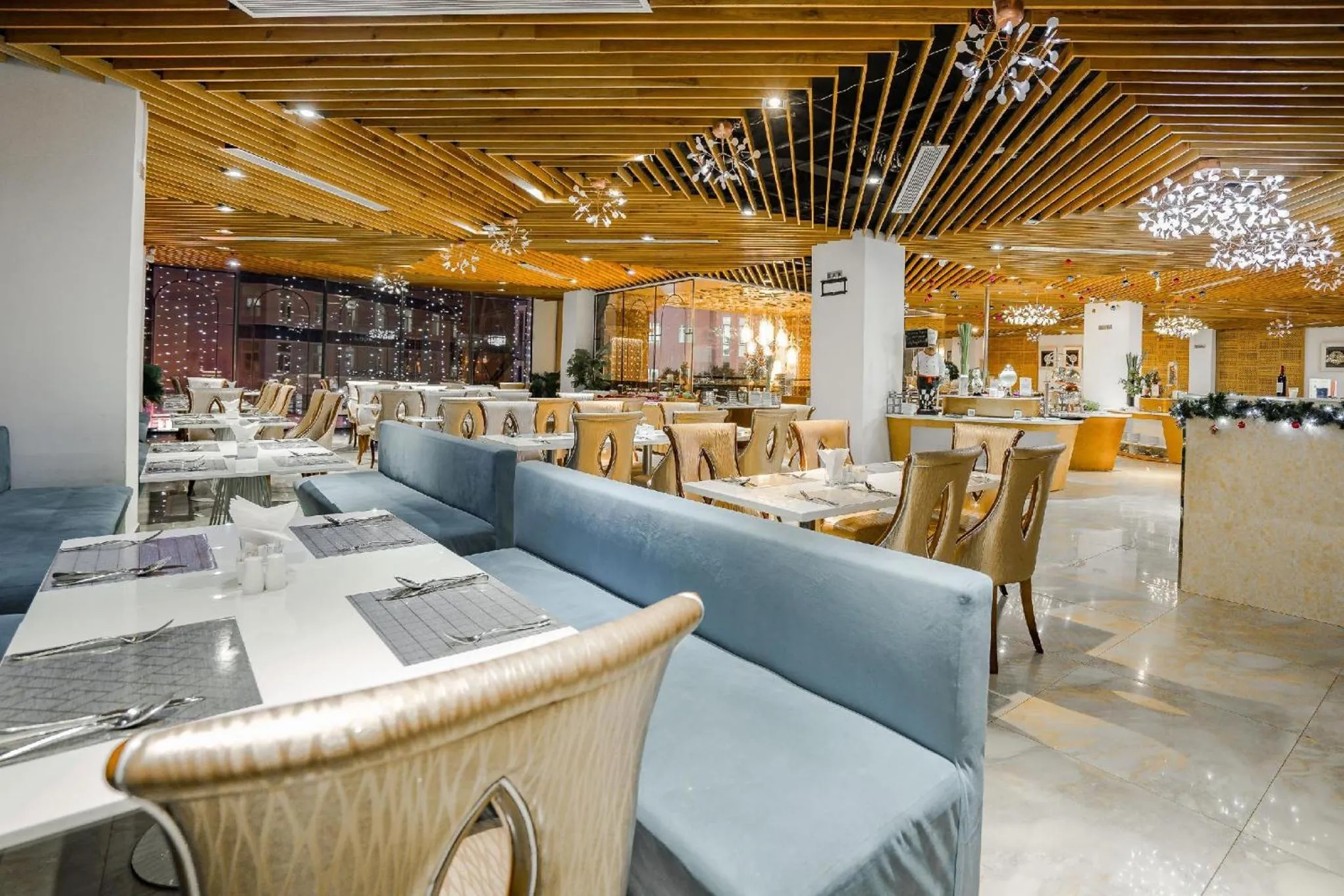 Restaurant/places to eat in TND Hotel