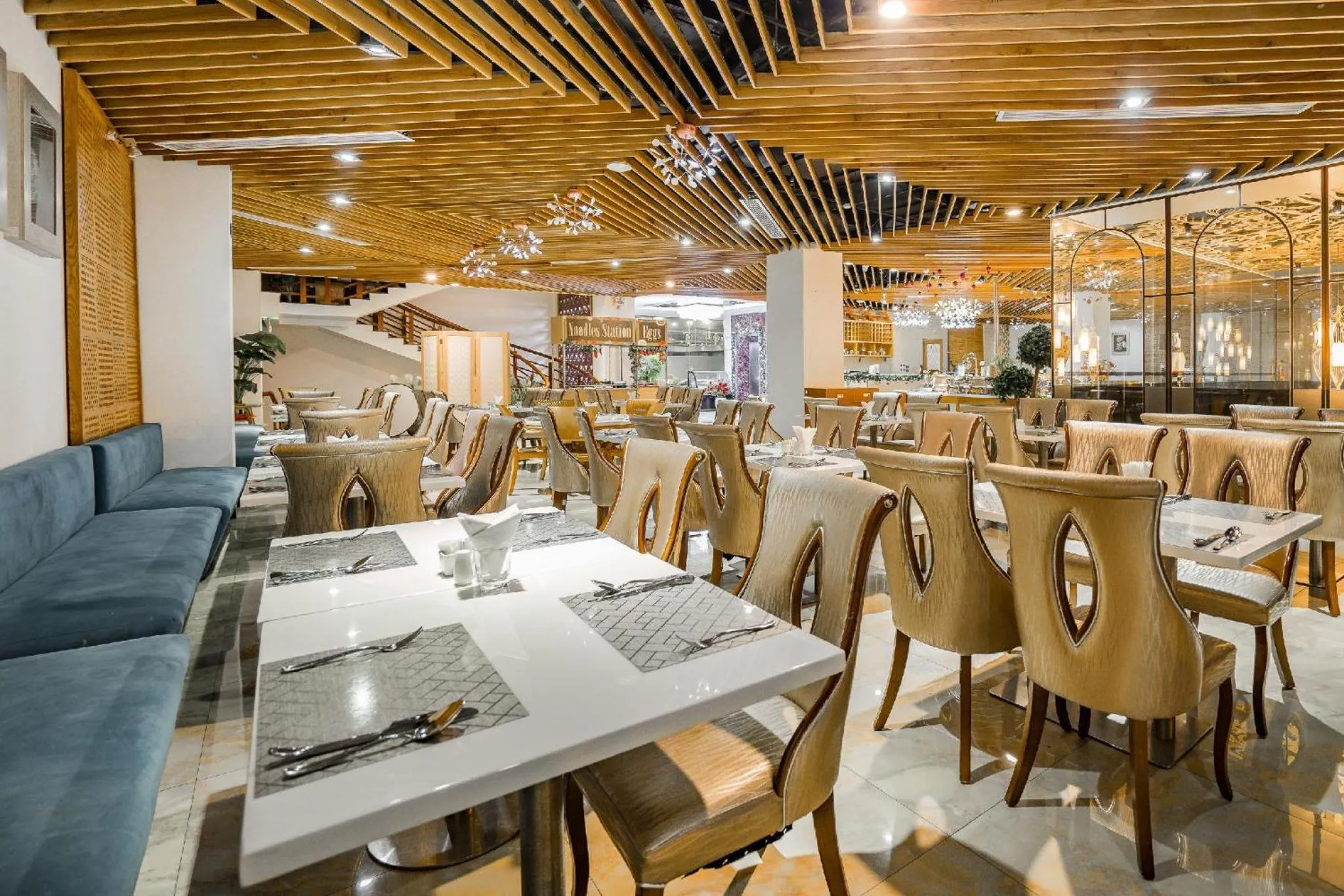 Restaurant/places to eat in TND Hotel