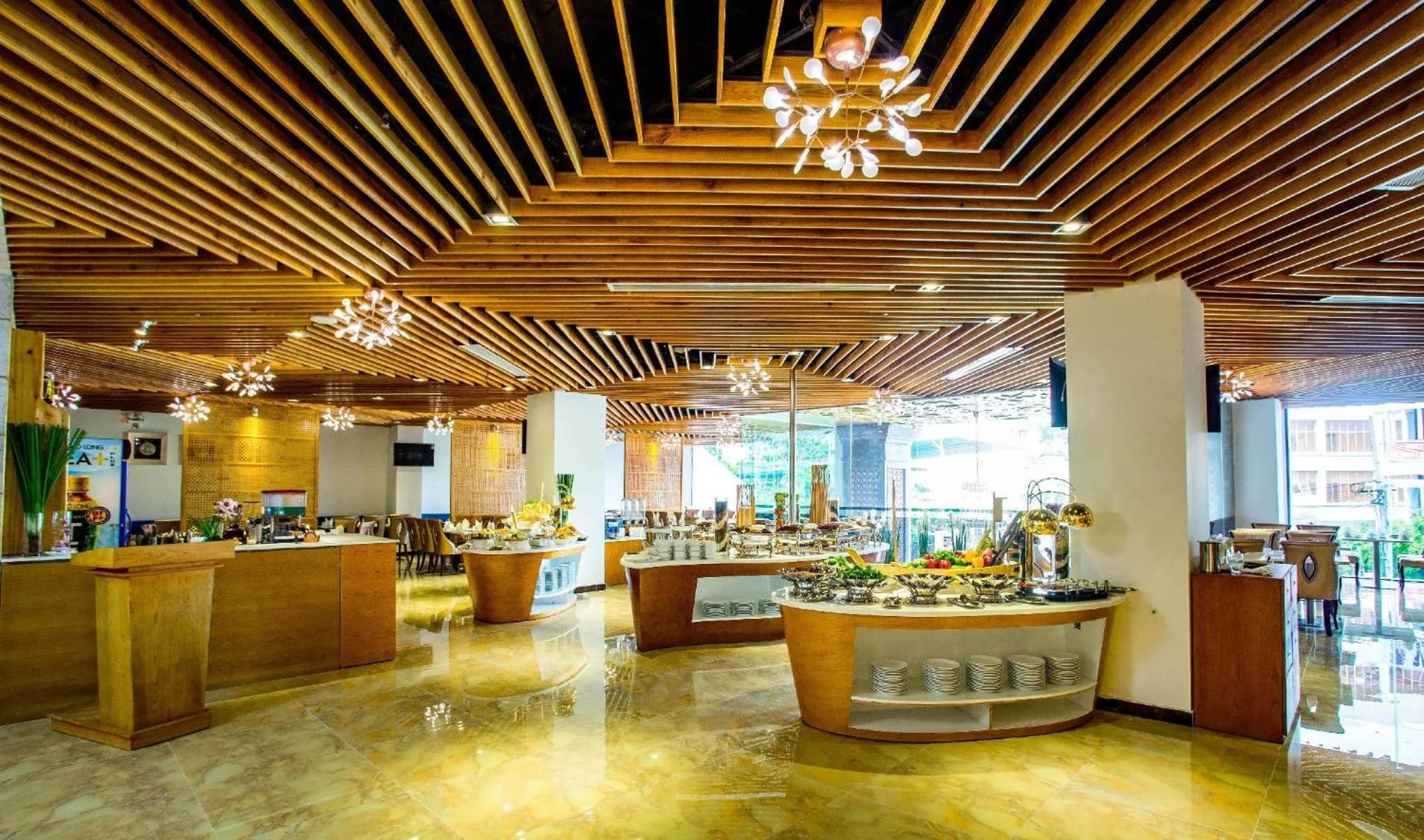 Restaurant/places to eat in TND Hotel