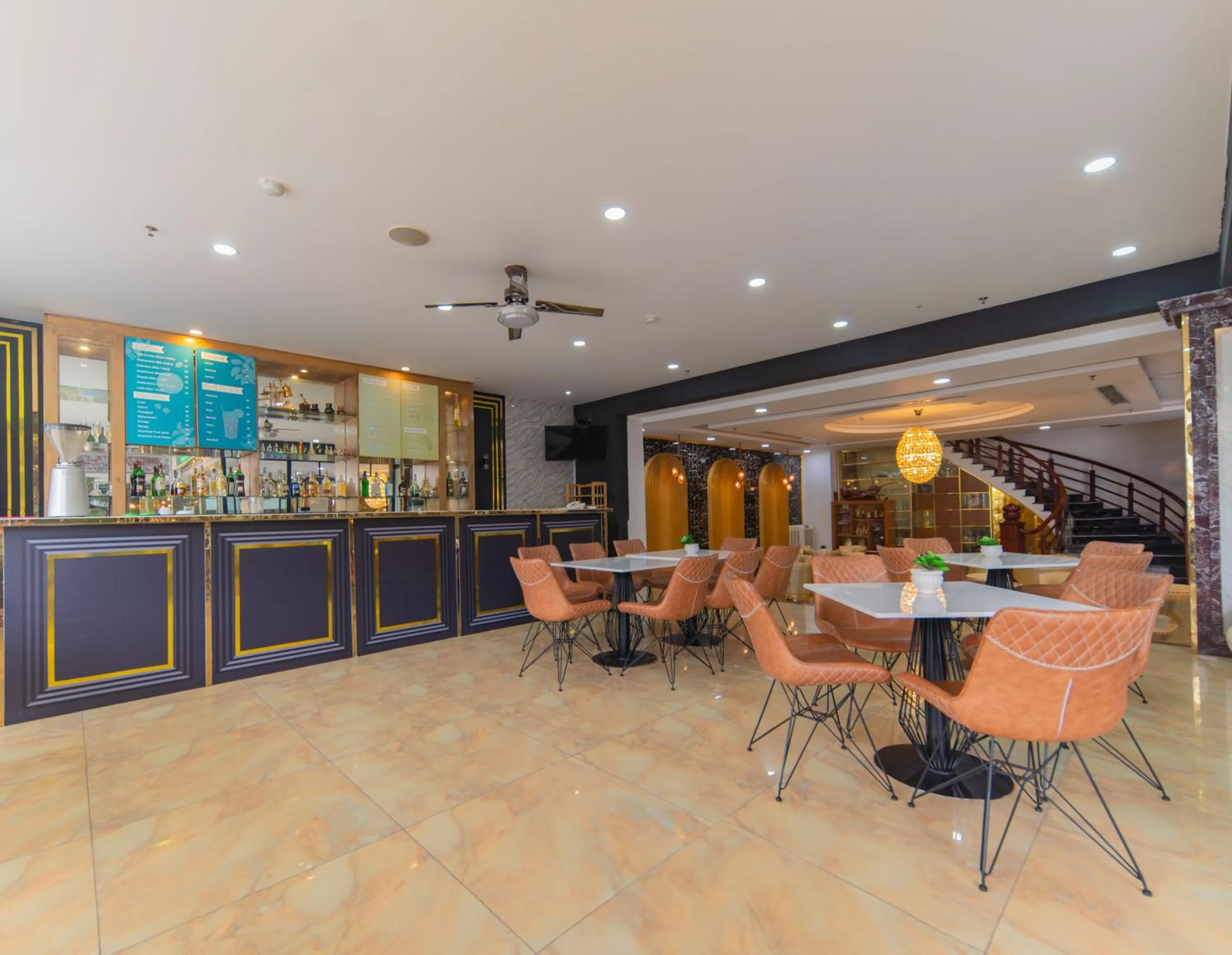 Nightclub / DJ in TND Hotel