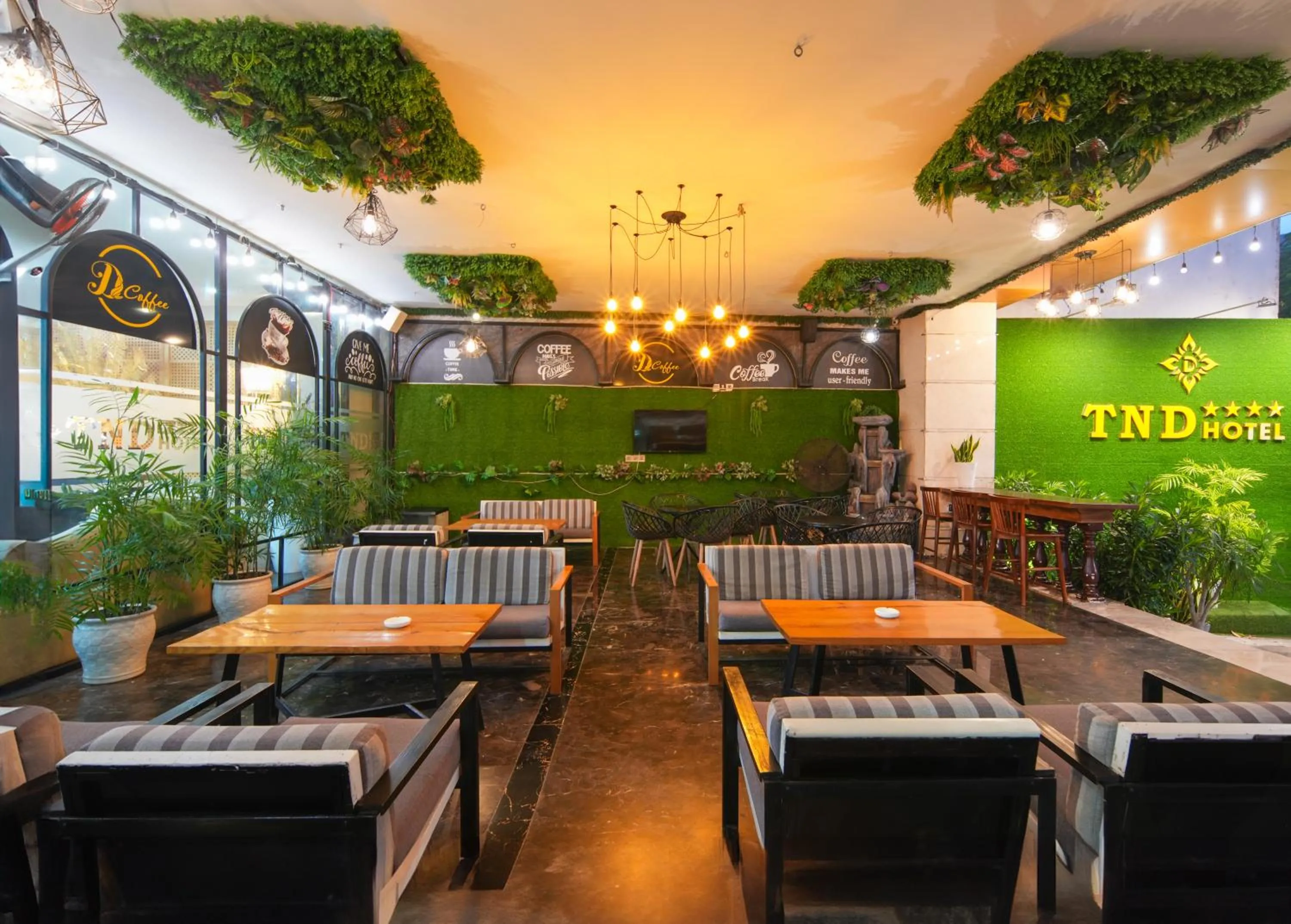 Restaurant/places to eat in TND Hotel