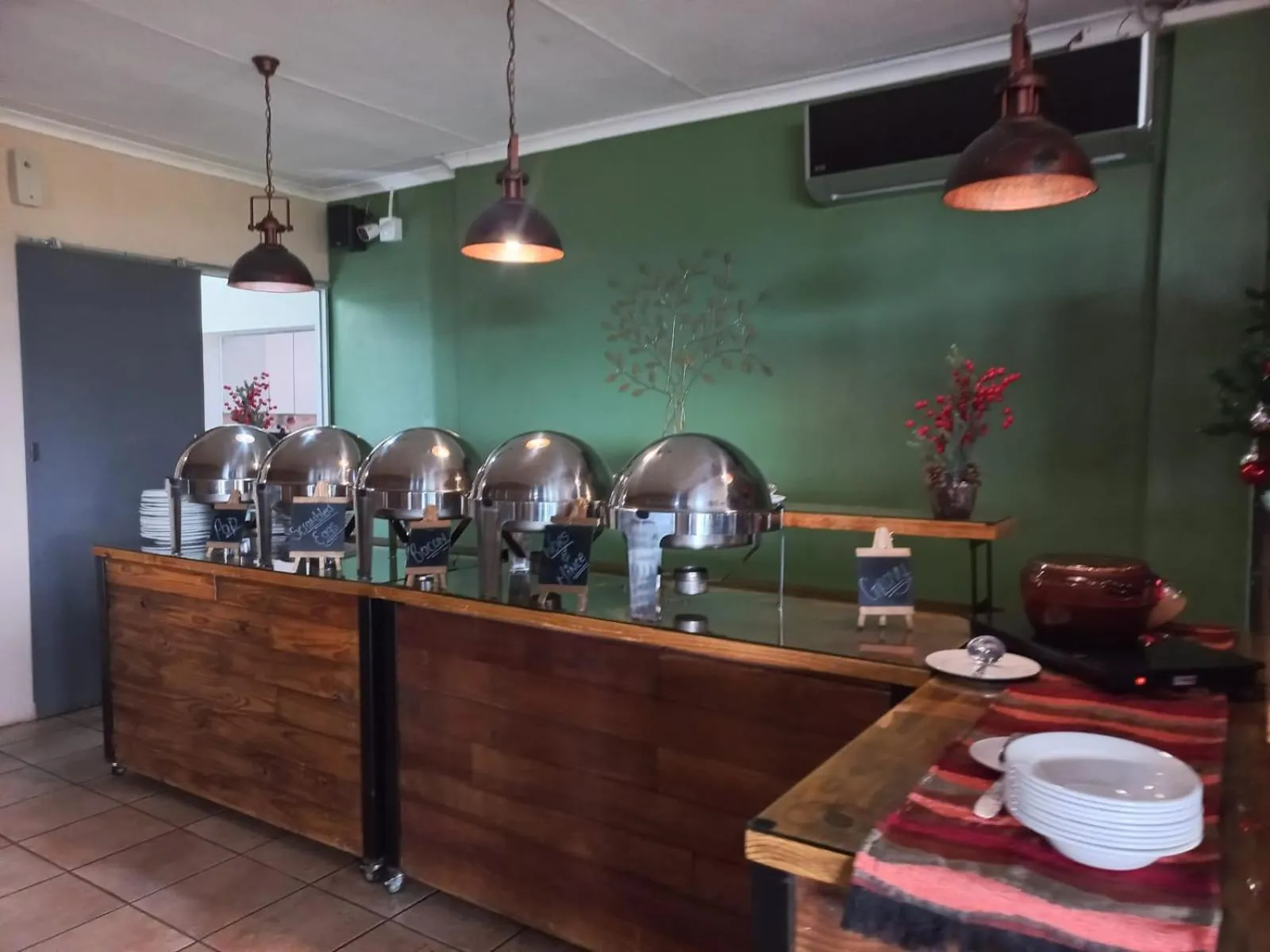 Buffet breakfast in Maroela Guest Lodge