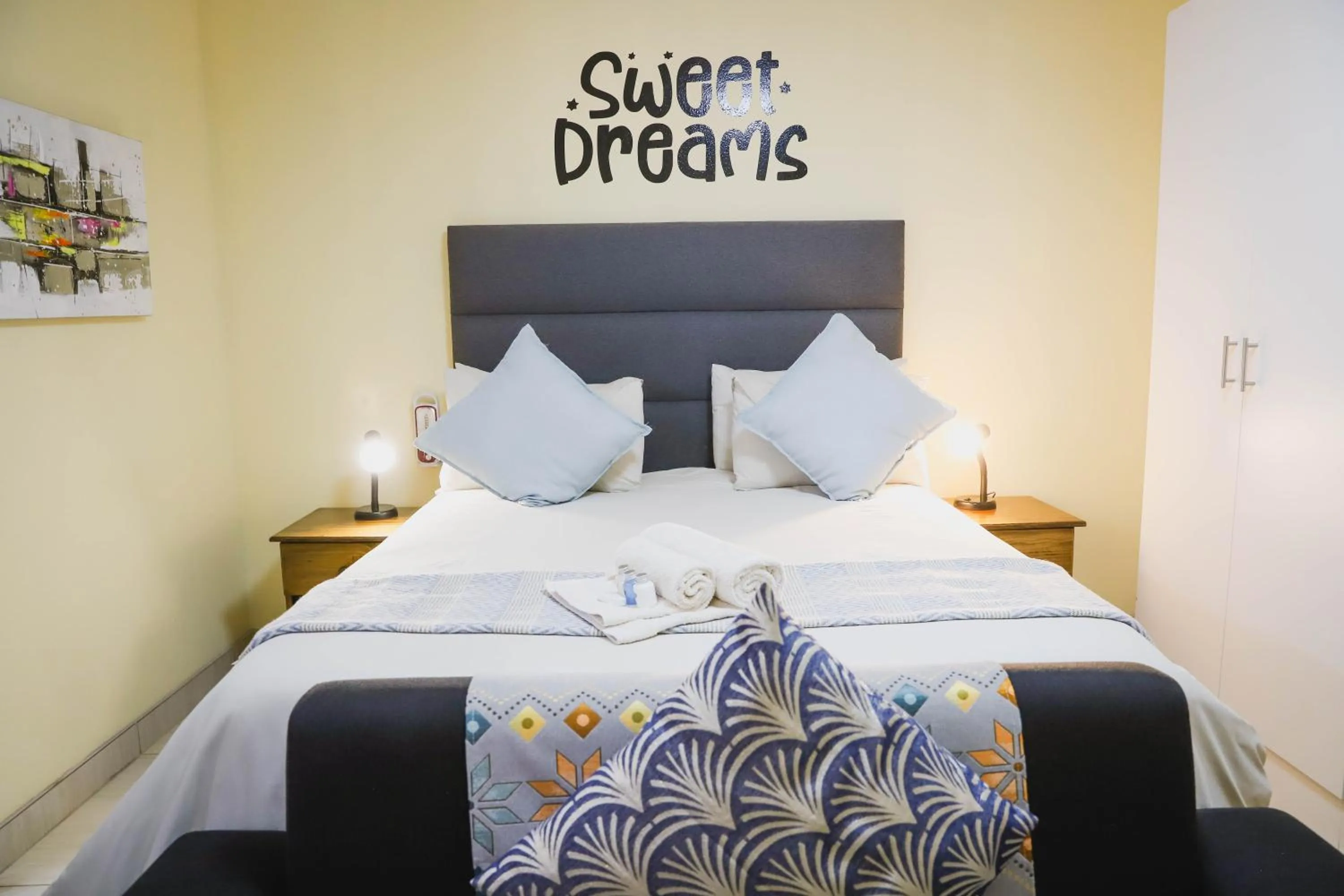 Bed in Maroela Guest Lodge