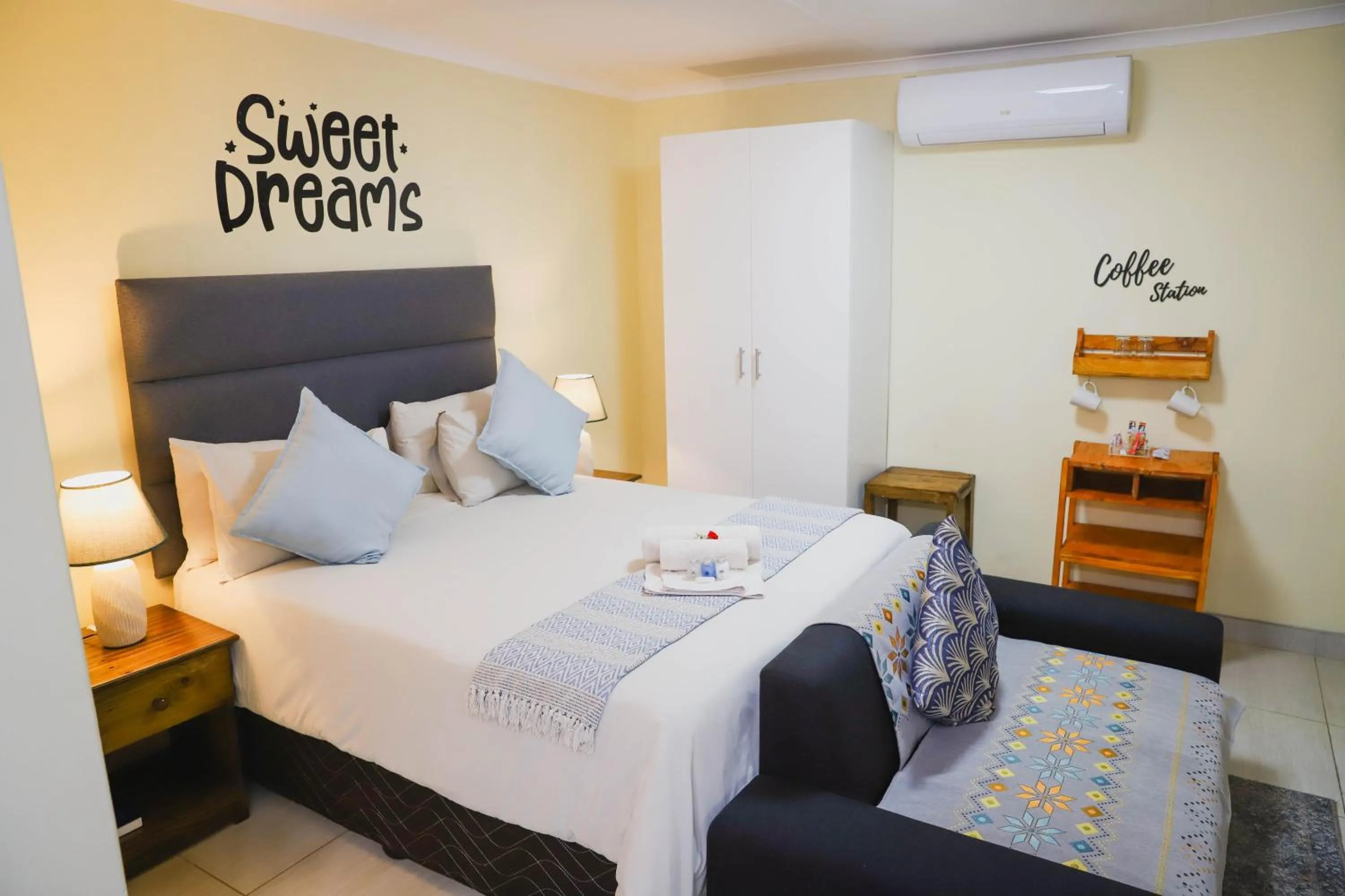 Bed in Maroela Guest Lodge