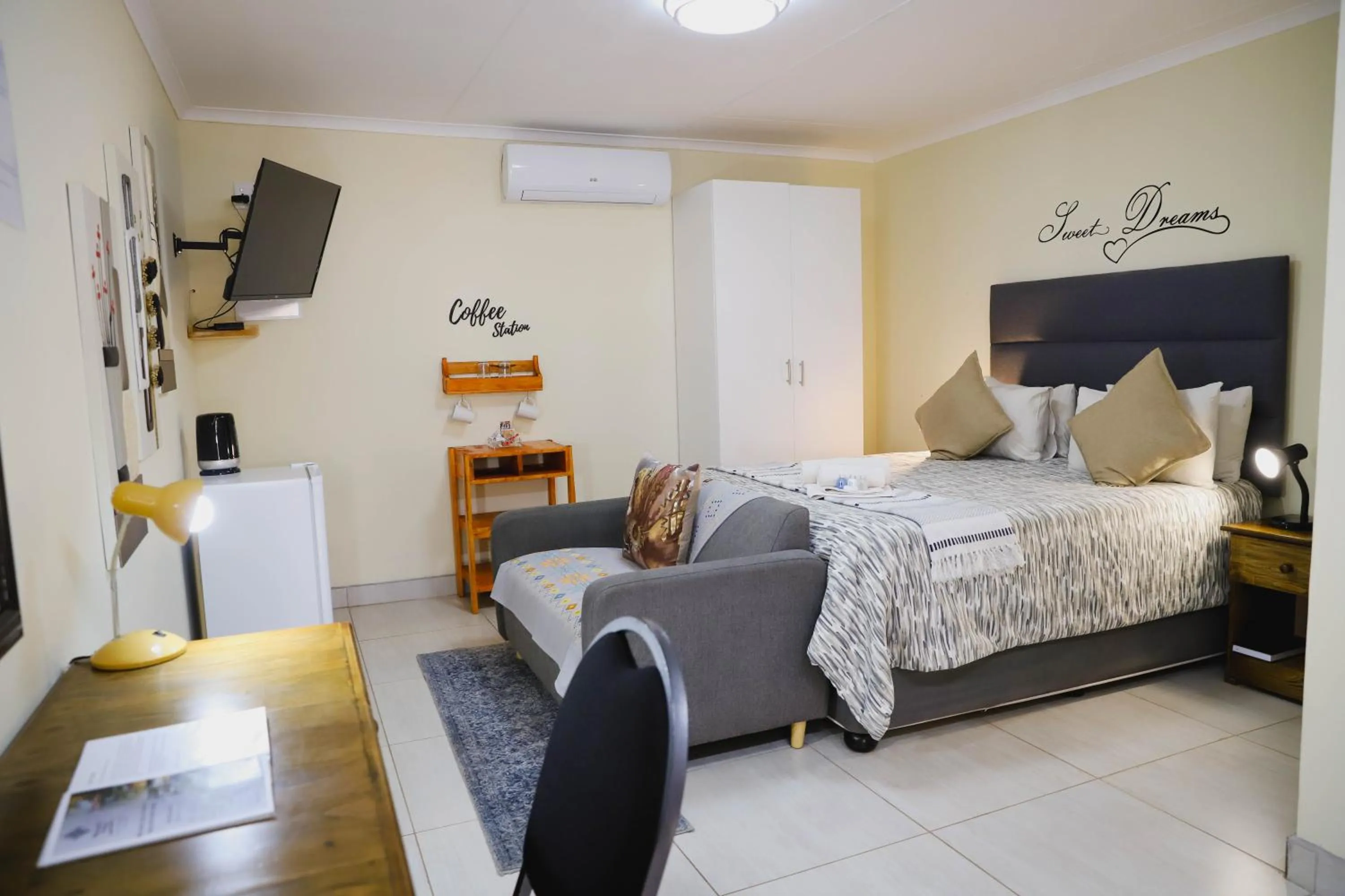 Bed in Maroela Guest Lodge