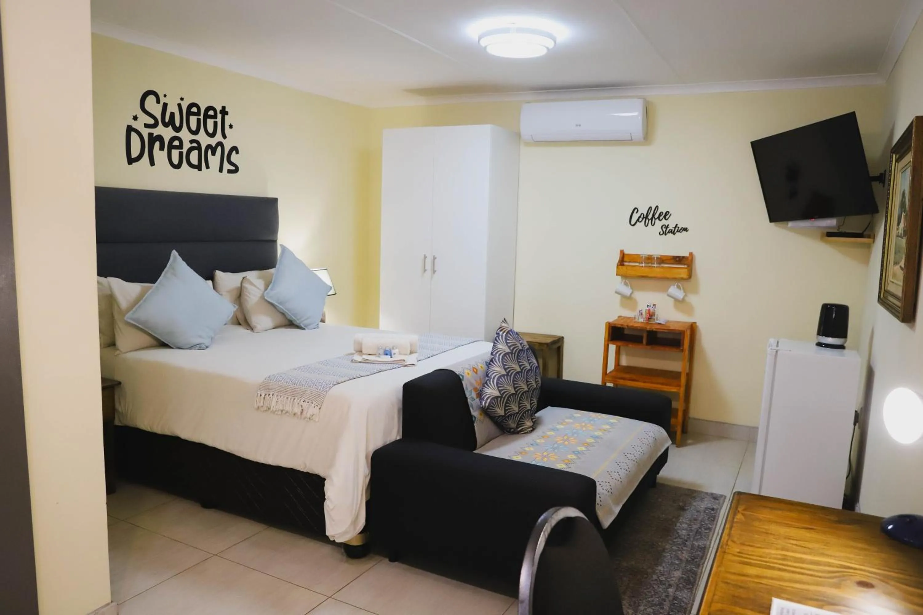 Bed in Maroela Guest Lodge