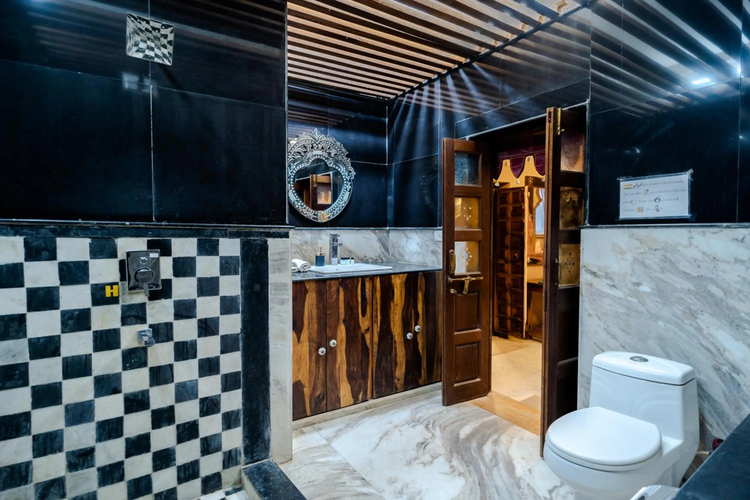 Shower in Moustache Jaisalmer