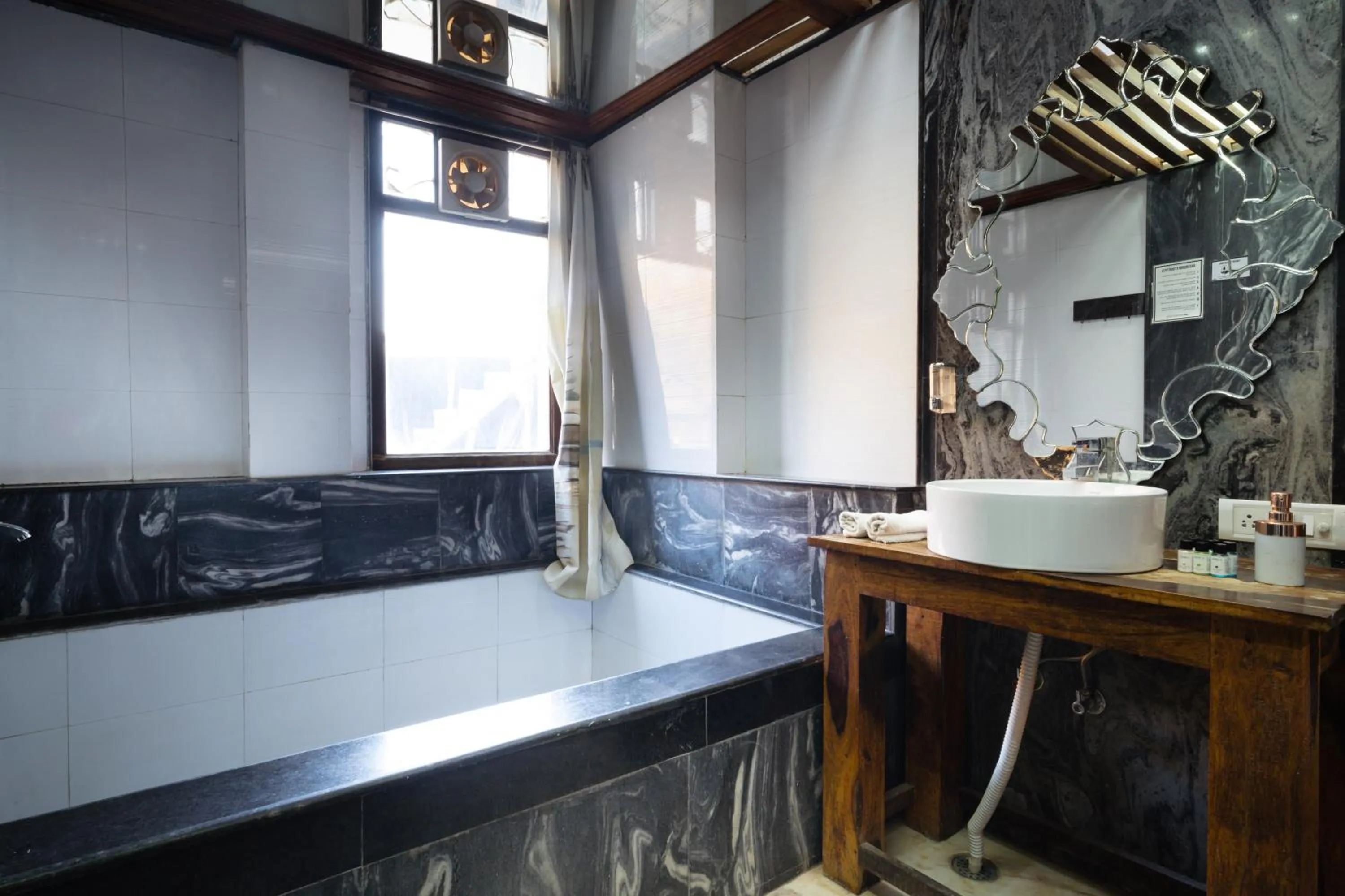 Bathroom in Moustache Jaisalmer