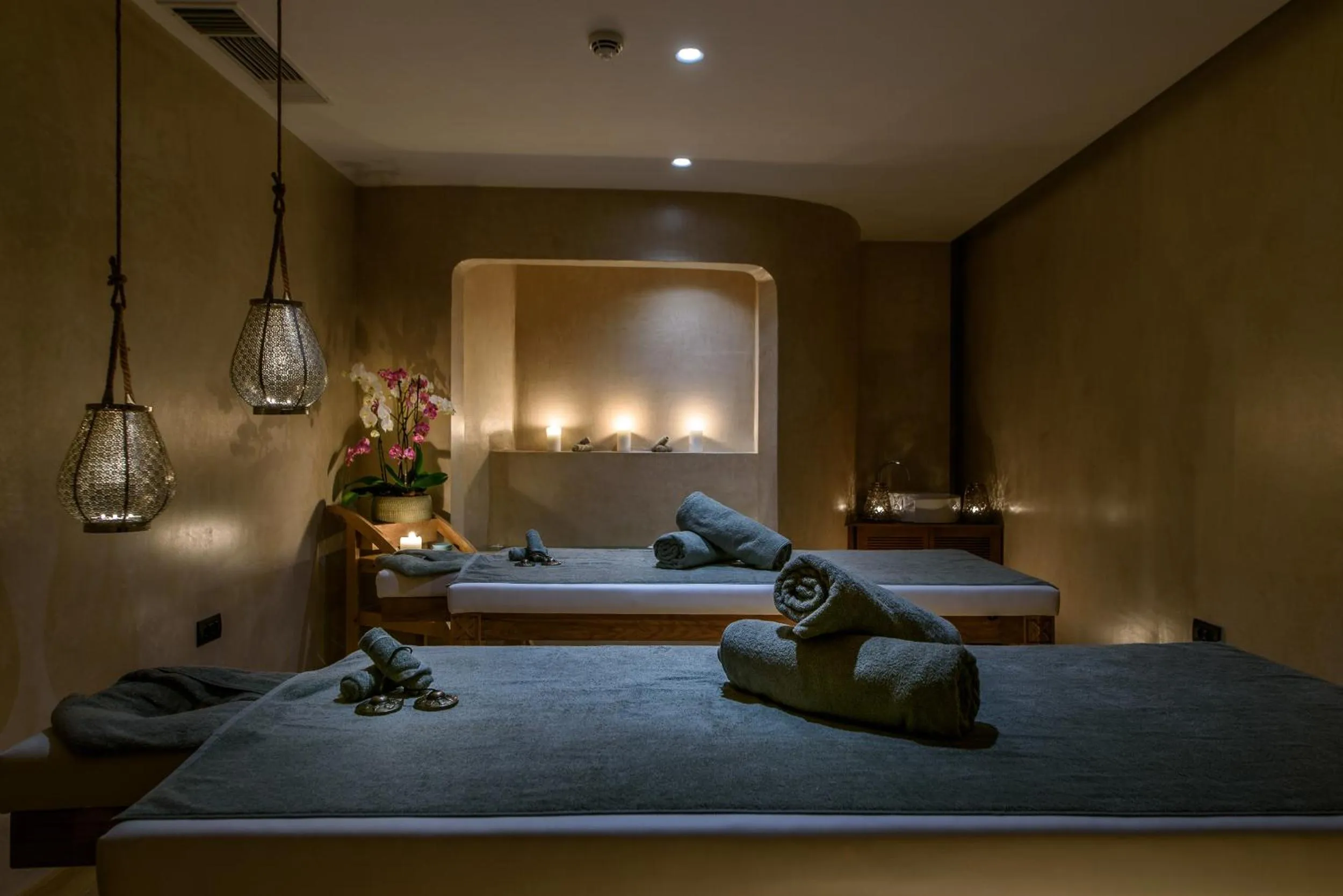 Bed in Stella Island Luxury Resort & Spa (Adults Only)