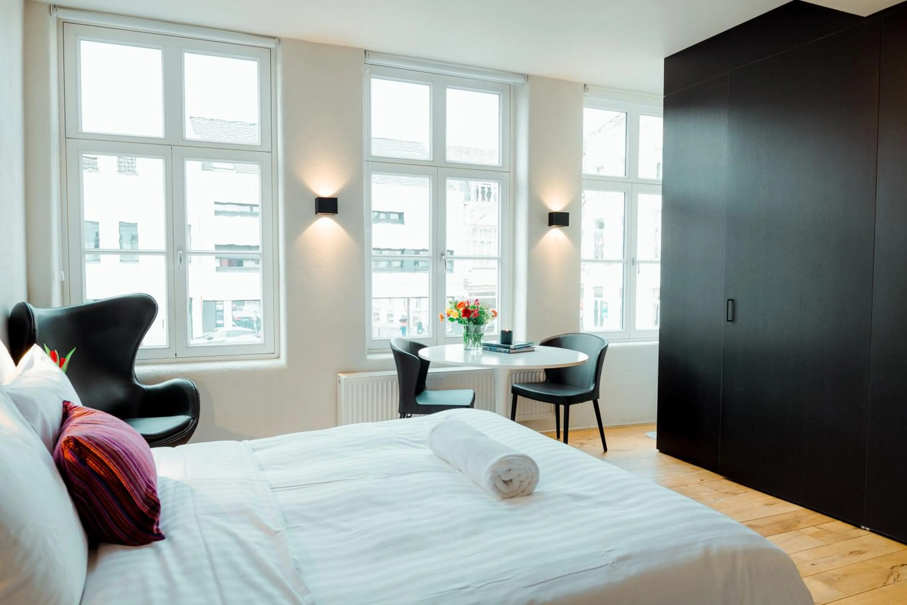 Bed in The House of Edward by Domani Hotels