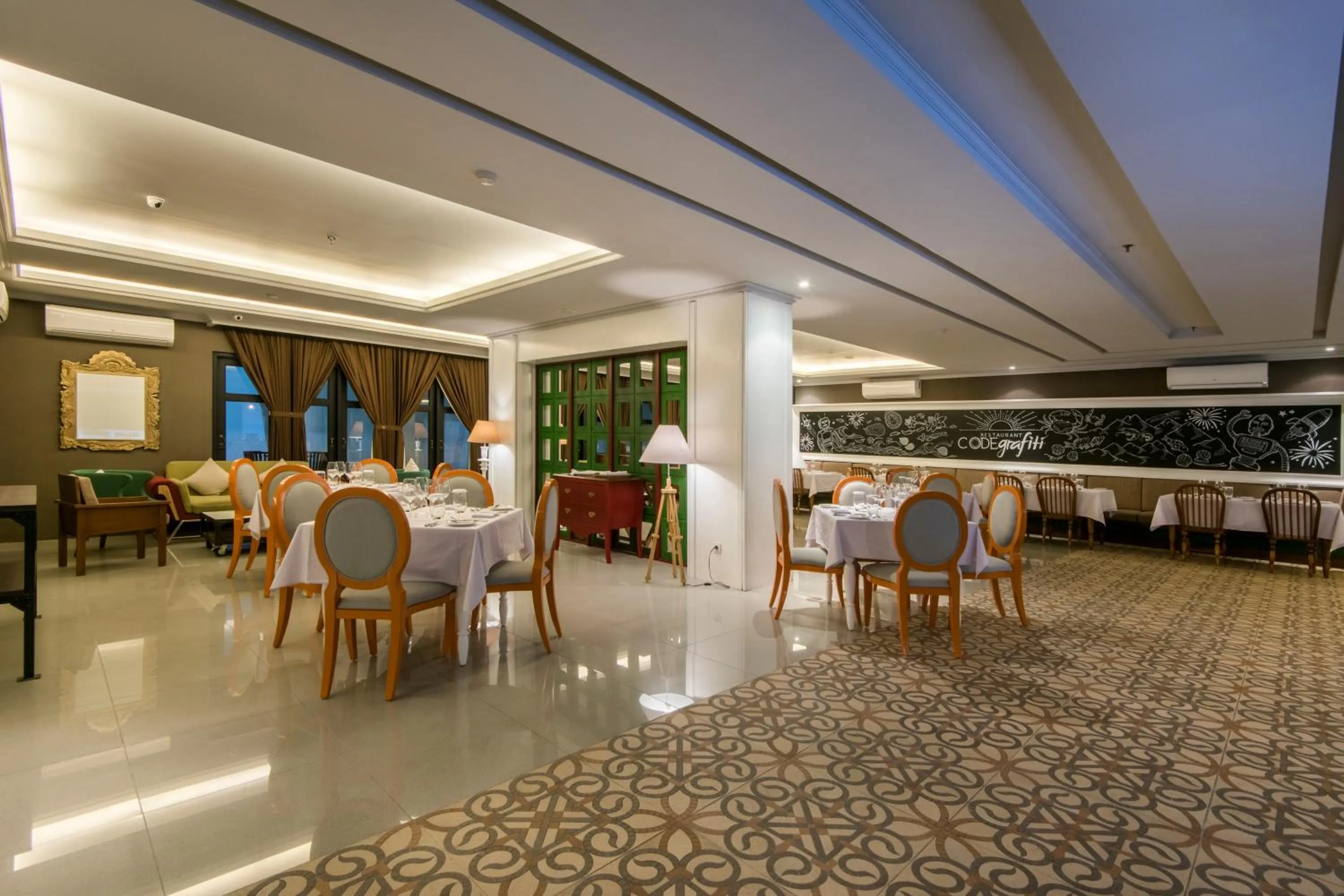 Restaurant/places to eat in Yan's House Hotel