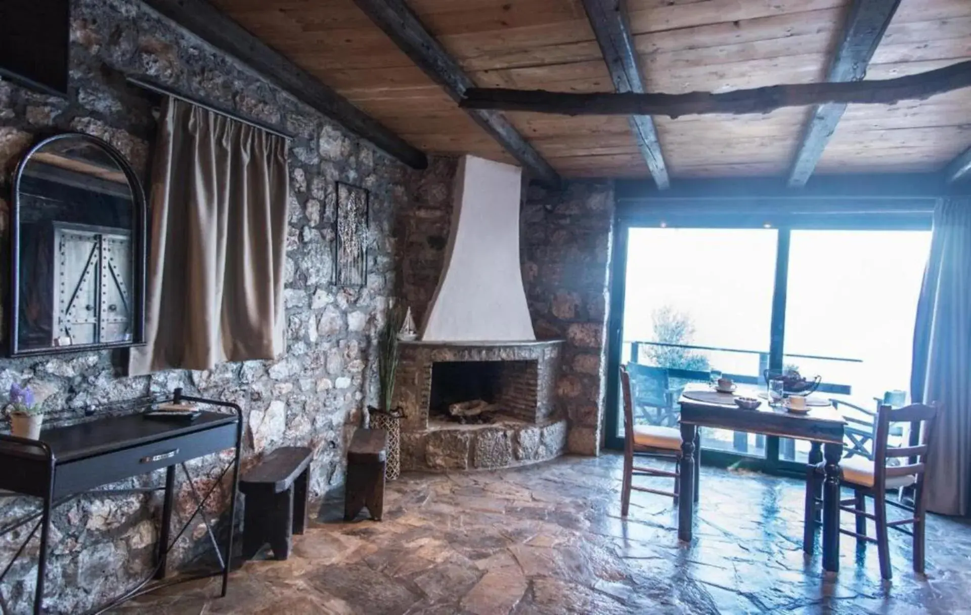 Deluxe Junior Suite with Sea View and Fireplace in Agrilia Koromili Retreat Deluxe Junior Suite with Sea View and Fireplace in Agrilia Koromili Retreat